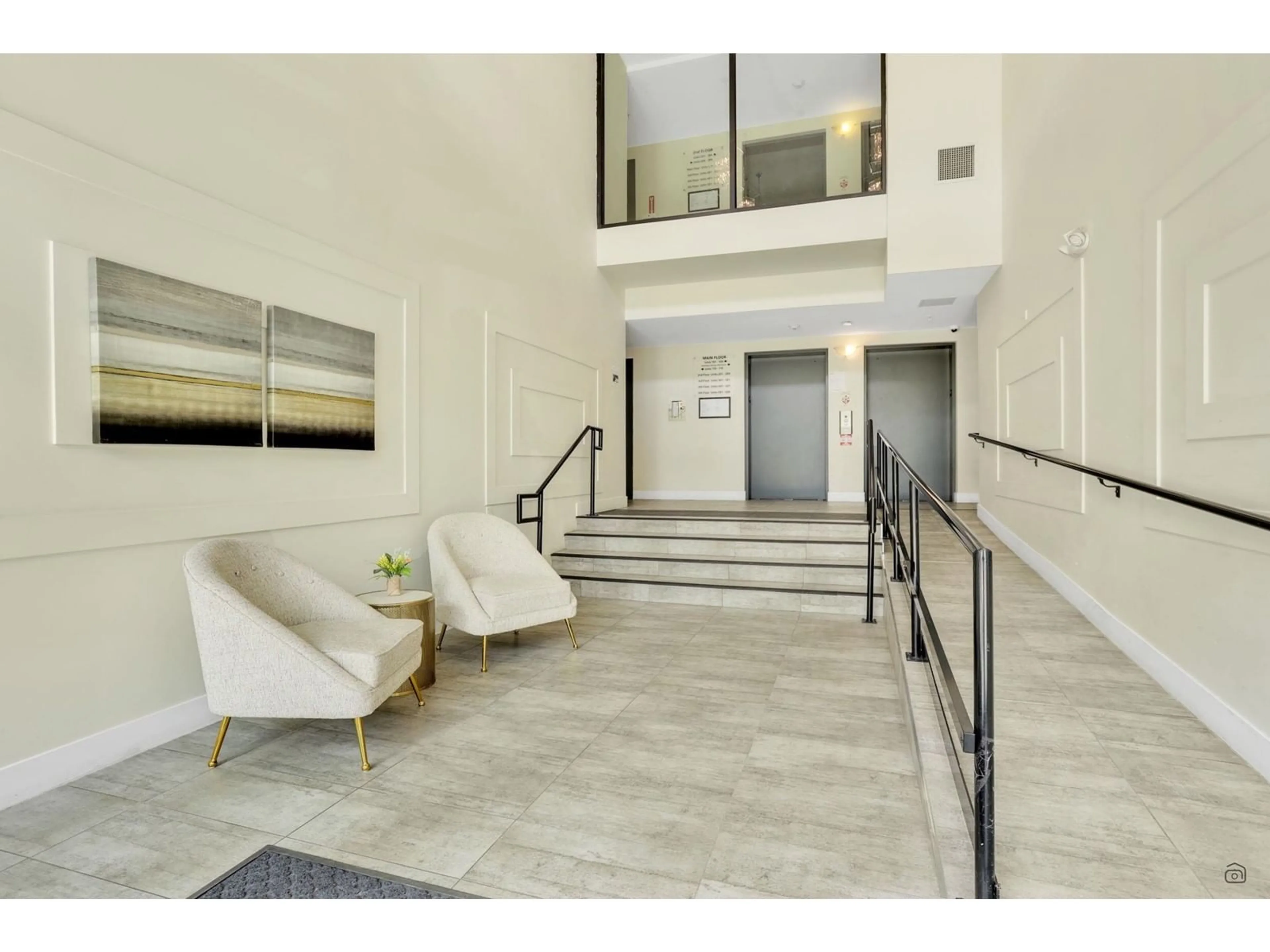 Indoor foyer for 319 - 15351 101, Surrey British Columbia V3R0G2