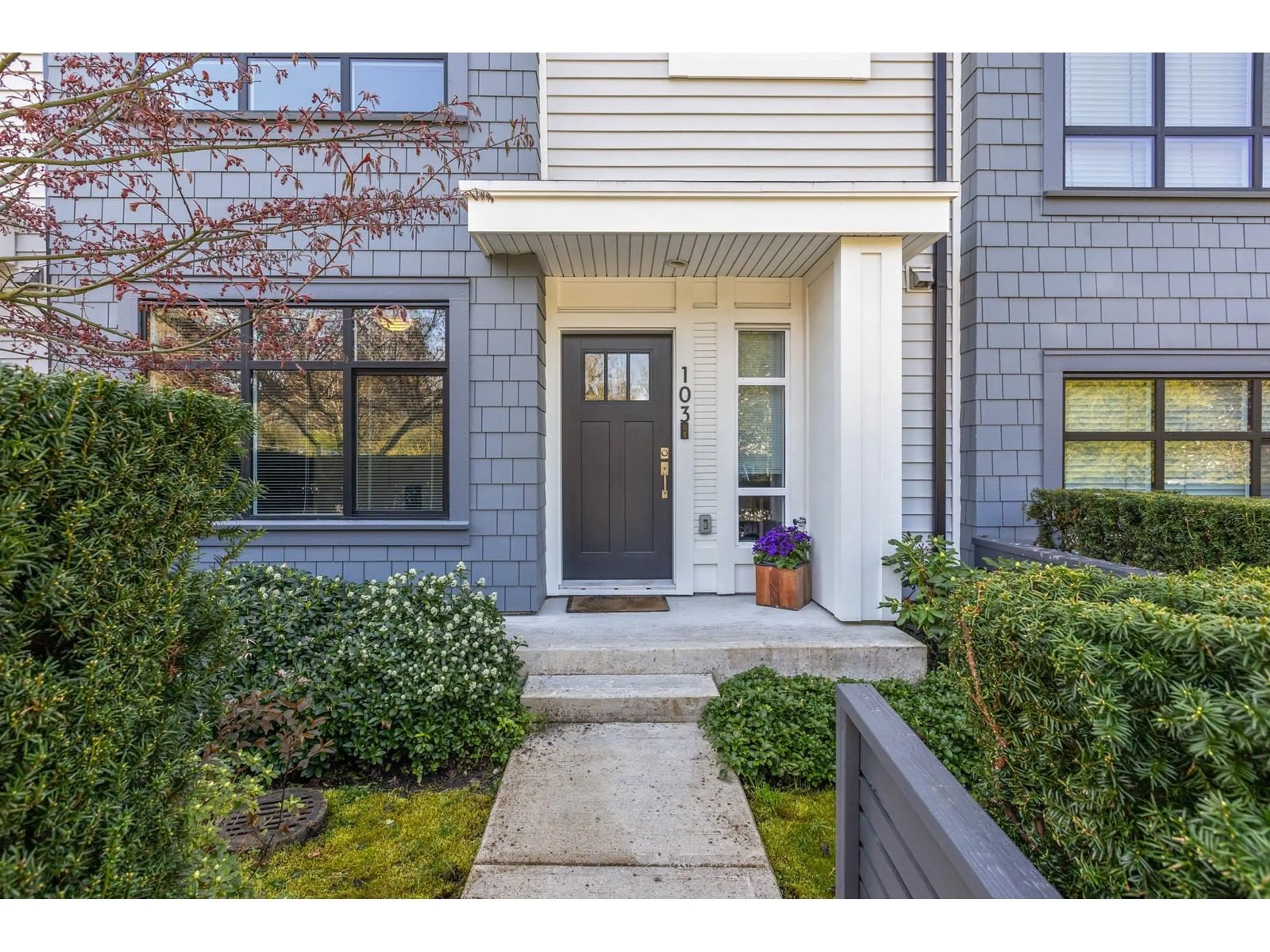 Indoor entryway for 103 - 18505 LAURENSEN, Surrey British Columbia V4N6R7