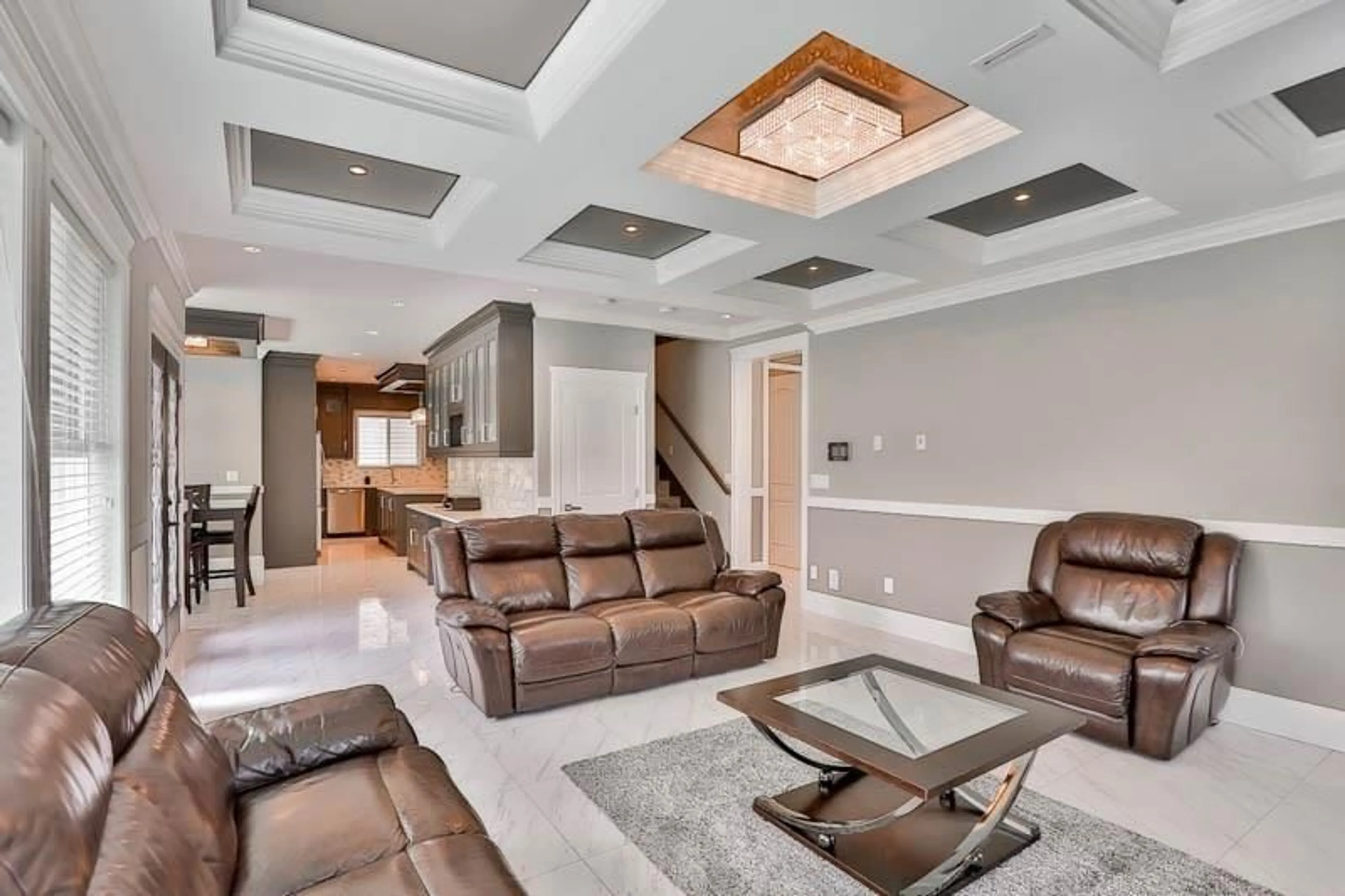 Living room with furniture, ceramic/tile floor for 14728 79, Surrey British Columbia V3S2W2