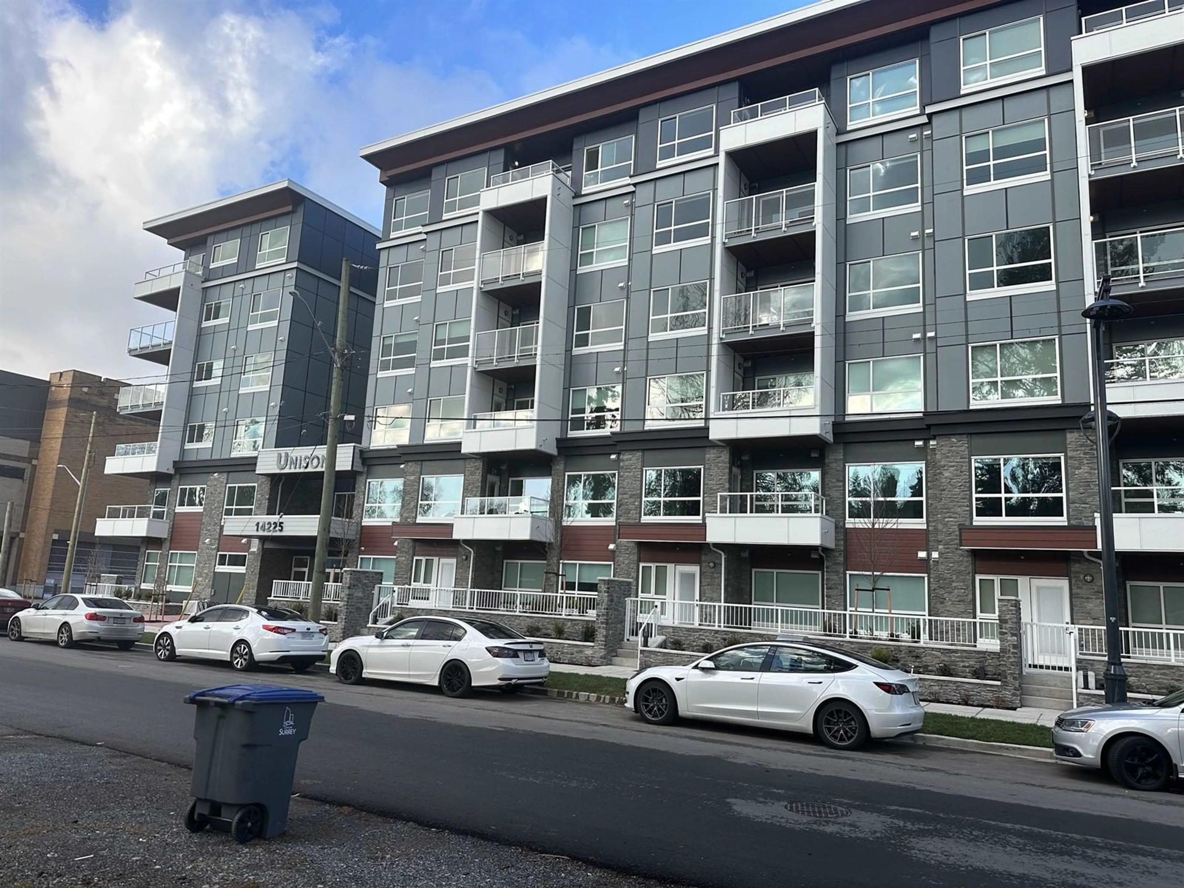 Unknown for 207 - 14225 103A, Surrey British Columbia V3W0T4