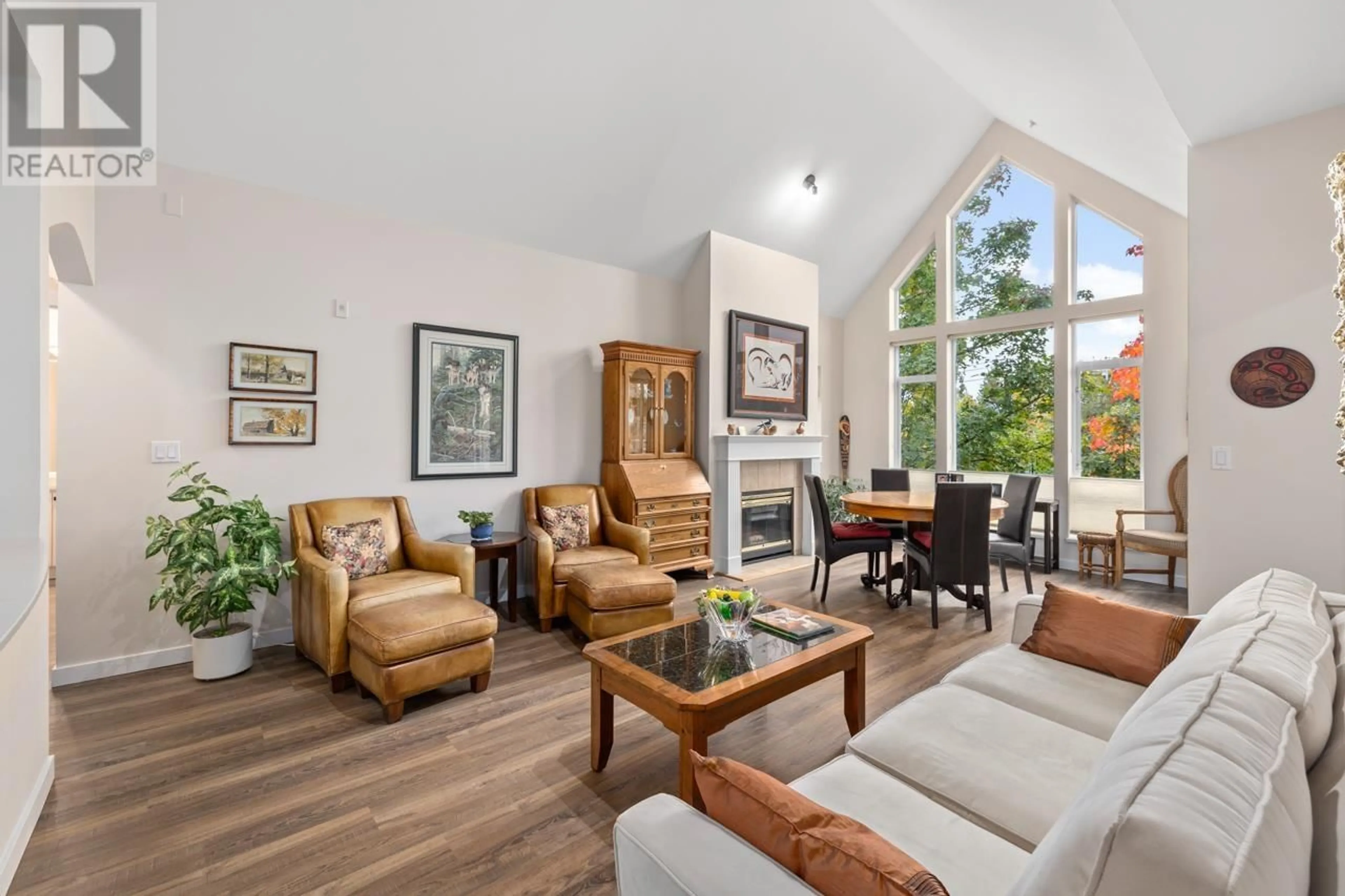 Living room with furniture, unknown for 403 - 678 QUEENS ROAD, North Vancouver British Columbia V7N2L3