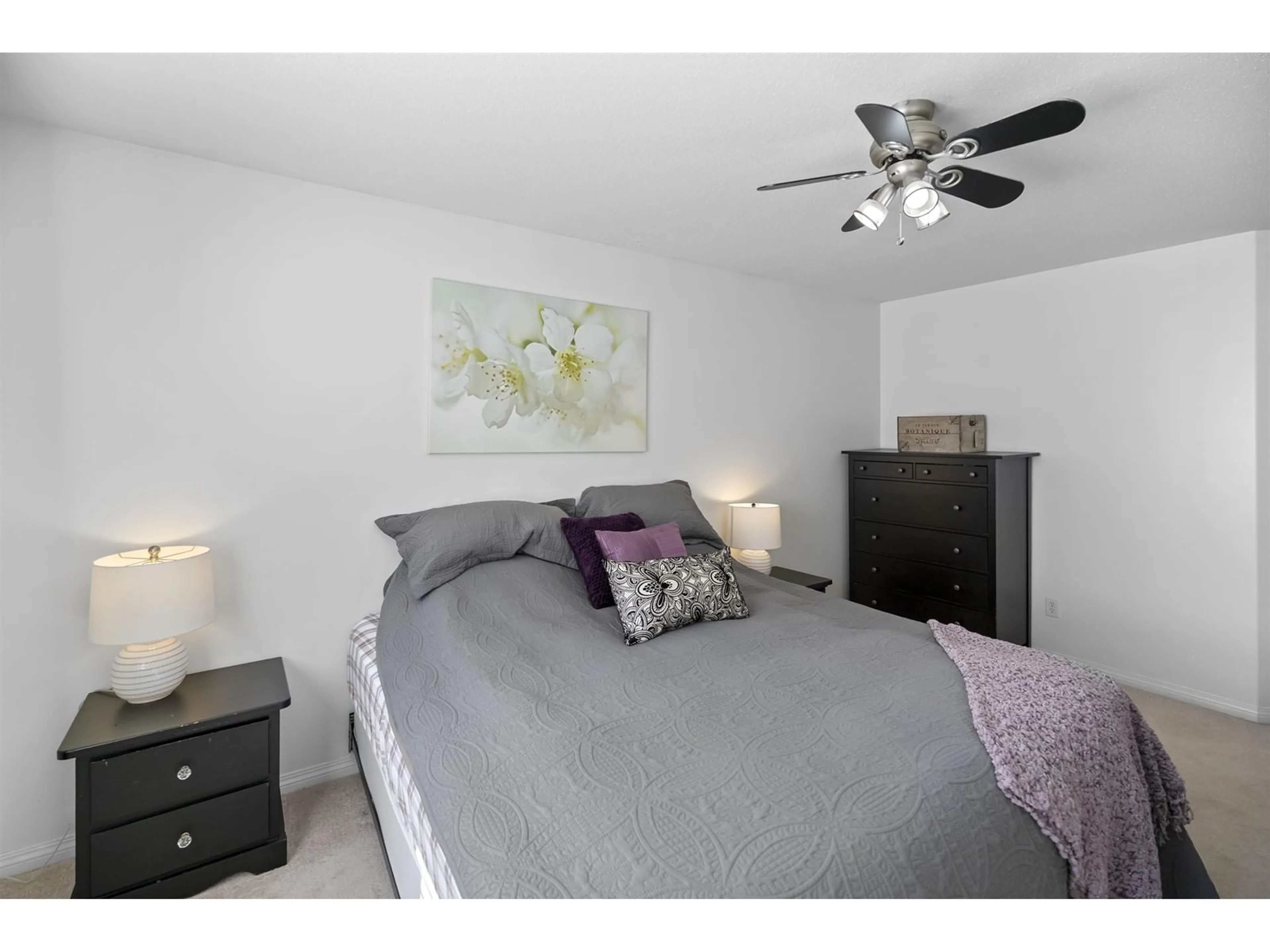 Bedroom with bed, wood/laminate floor for 35710 LEDGEVIEW, Abbotsford British Columbia V3G2Z2