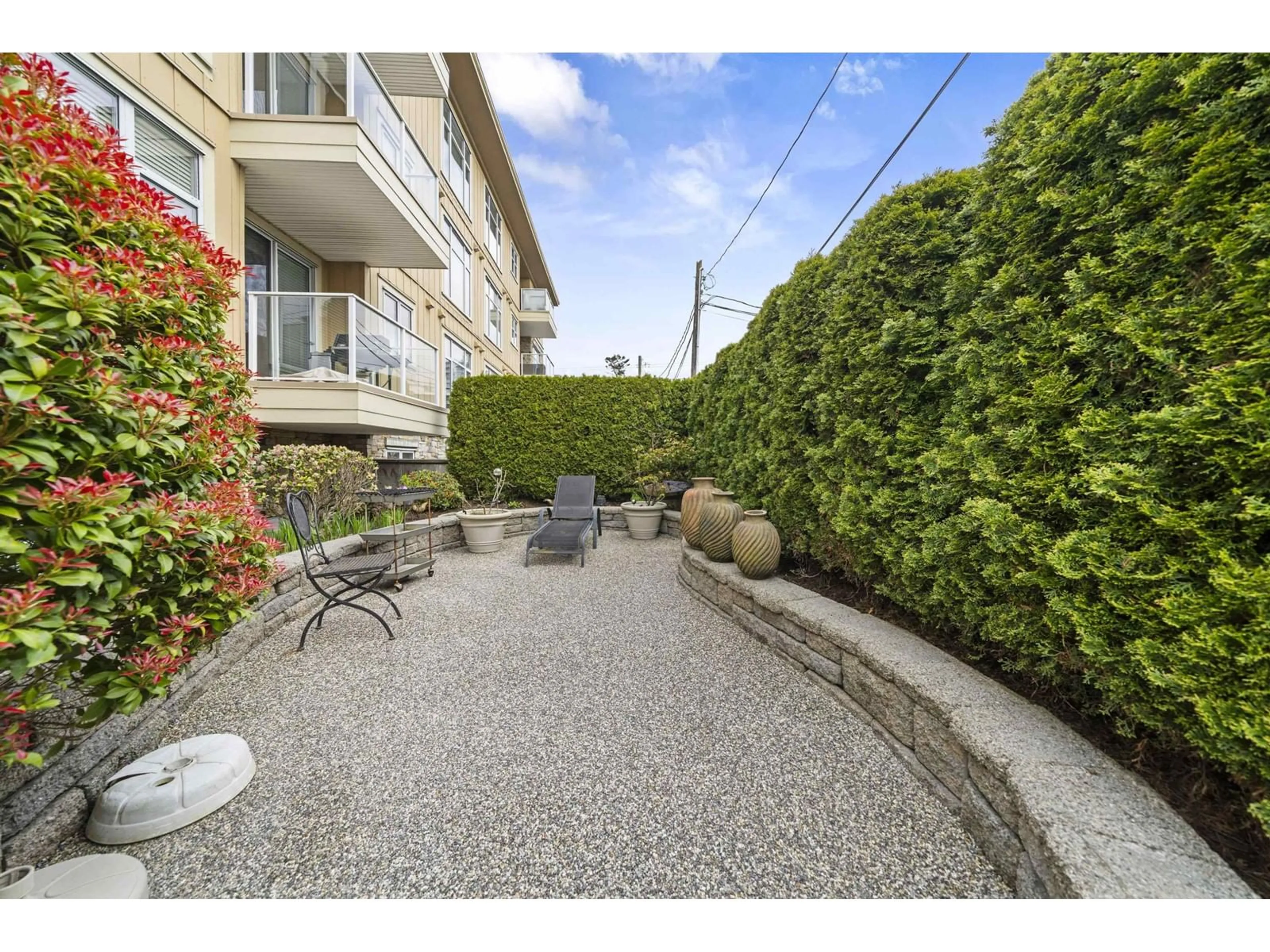 Patio, street for 102 - 15164 PROSPECT, White Rock British Columbia V4B2B9