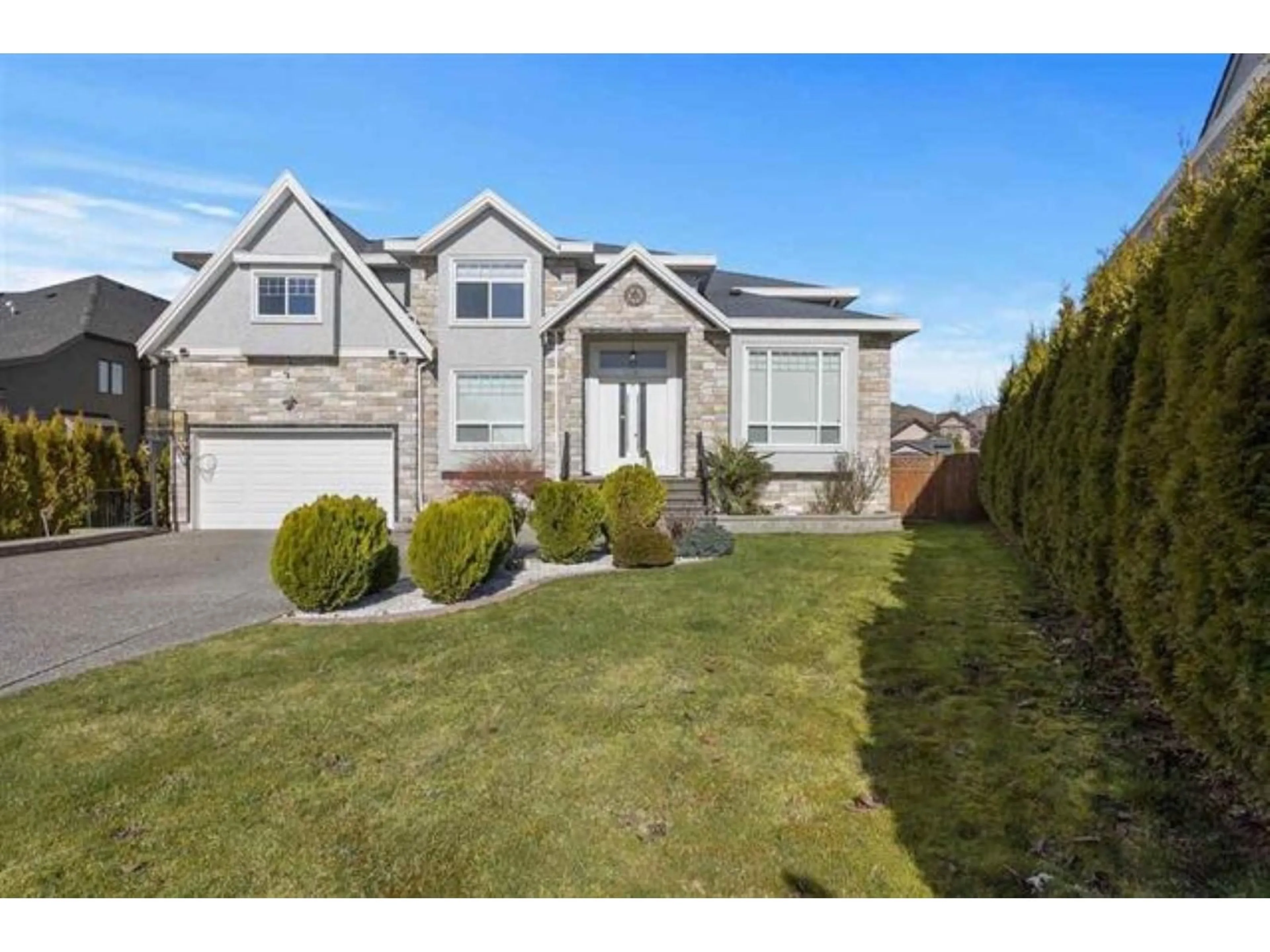 Home with vinyl exterior material, street for 2964 BERGMAN, Abbotsford British Columbia V4X1H3