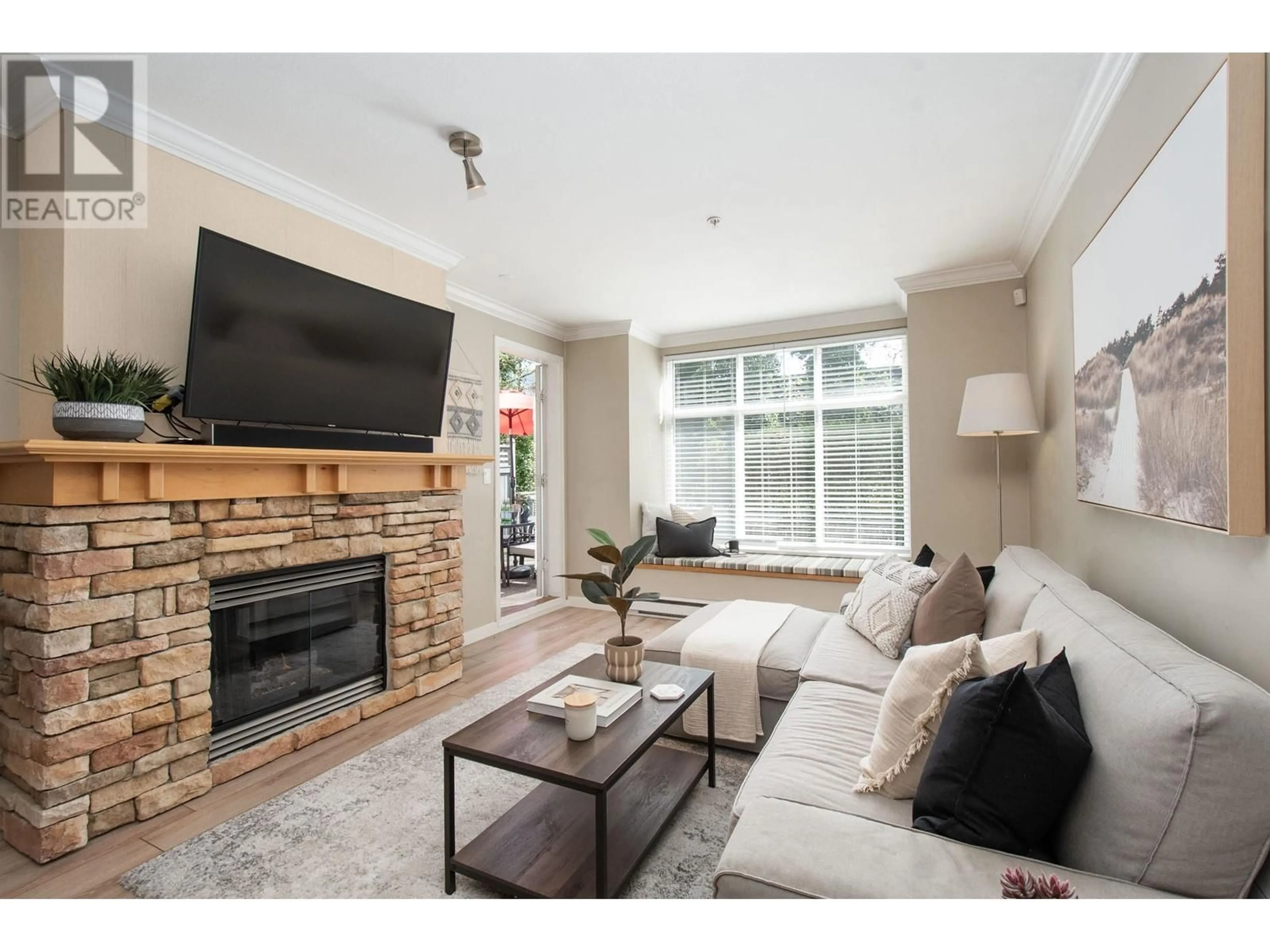 Living room with furniture, unknown for 109 - 1111 LYNN VALLEY ROAD, North Vancouver British Columbia V7J3V4