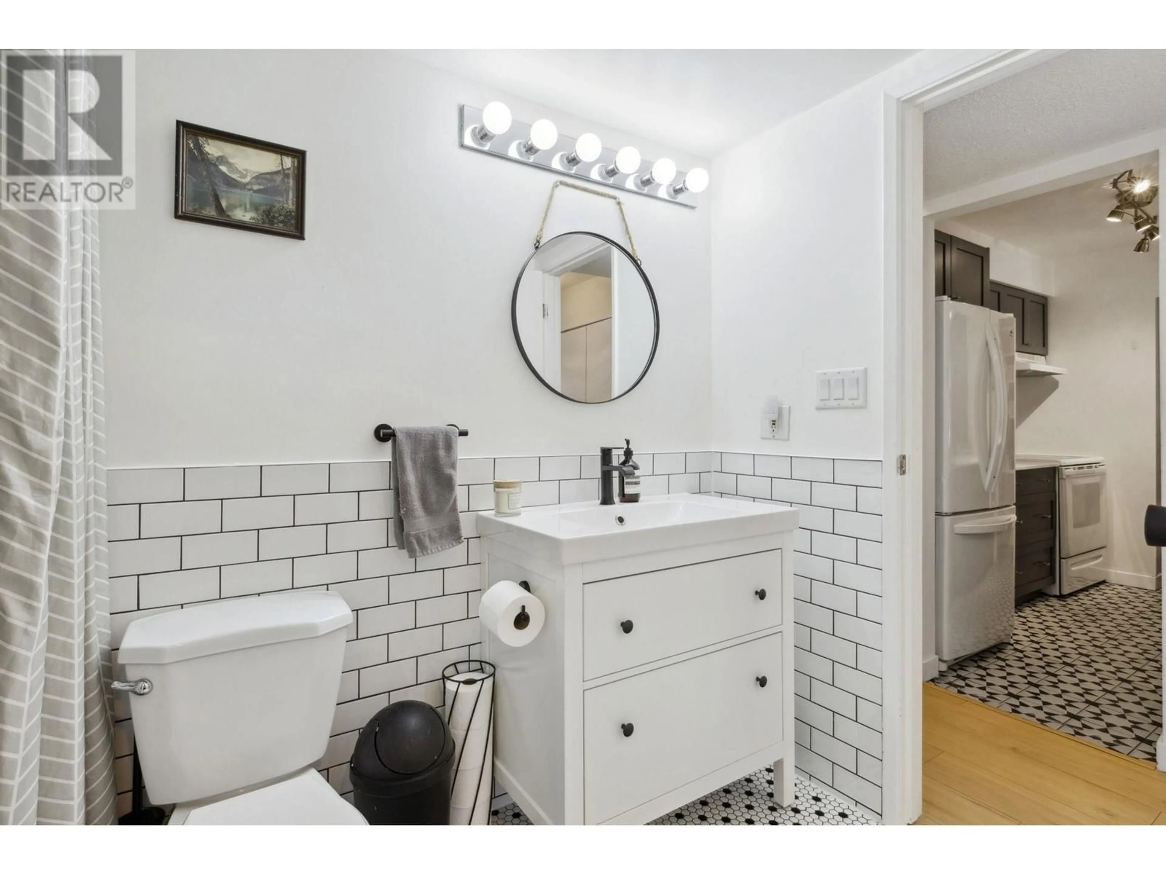 Standard bathroom, ceramic/tile floor for 1894 PURCELL WAY, North Vancouver British Columbia V7J3K3