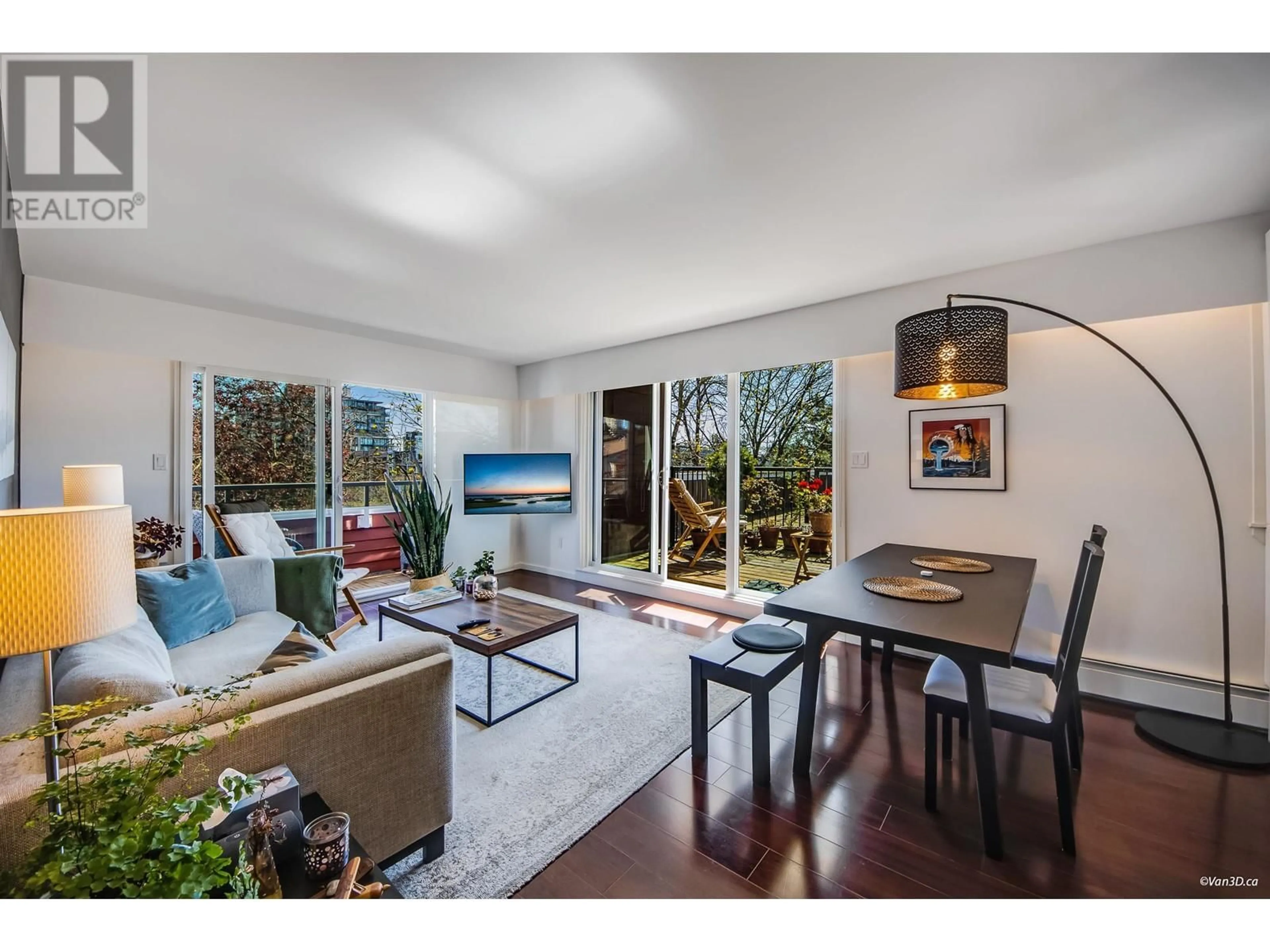 Living room with furniture, wood/laminate floor for 501 - 250 1ST STREET, North Vancouver British Columbia V7M1B4