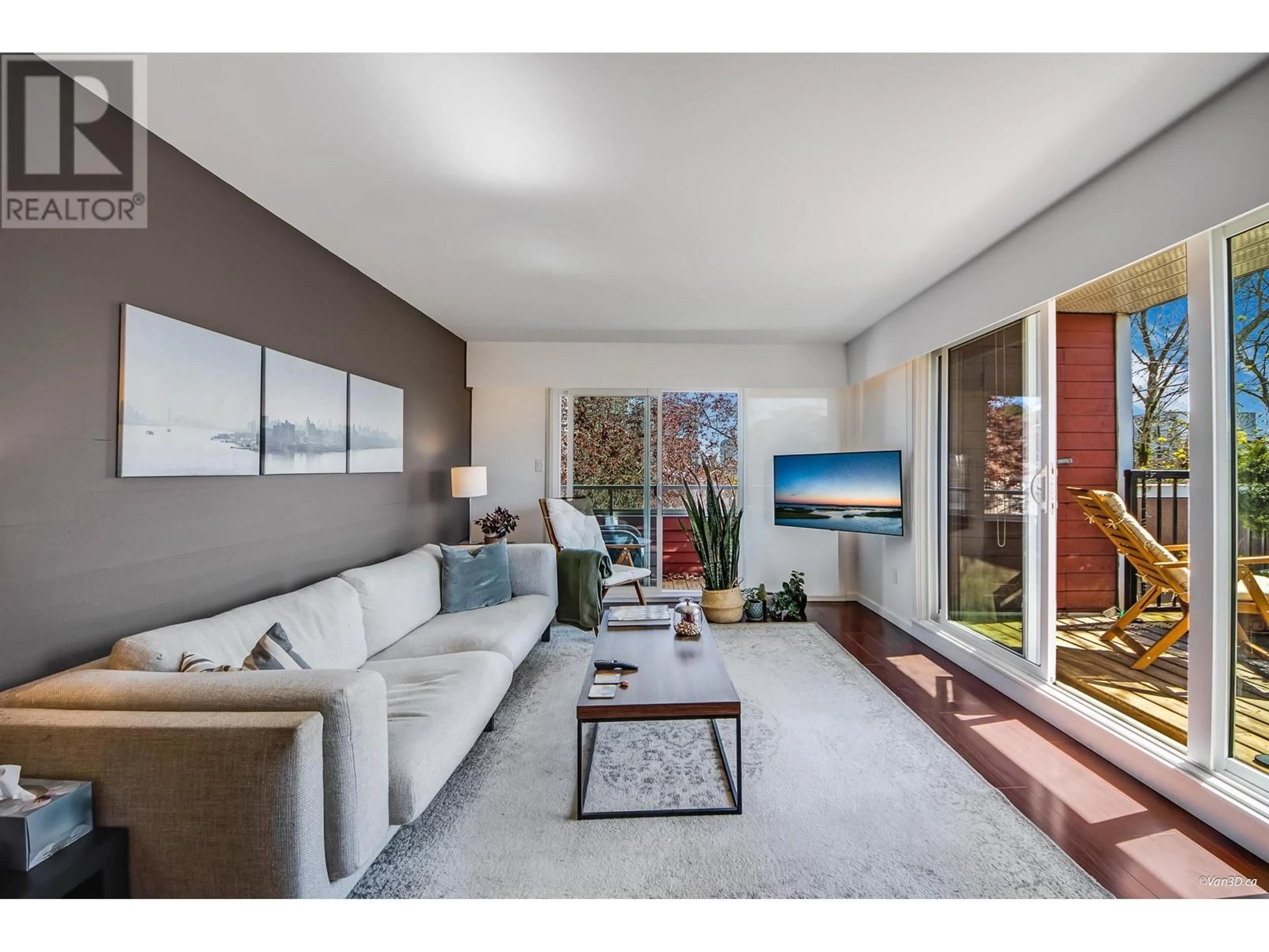 Living room with furniture, unknown for 501 - 250 1ST STREET, North Vancouver British Columbia V7M1B4