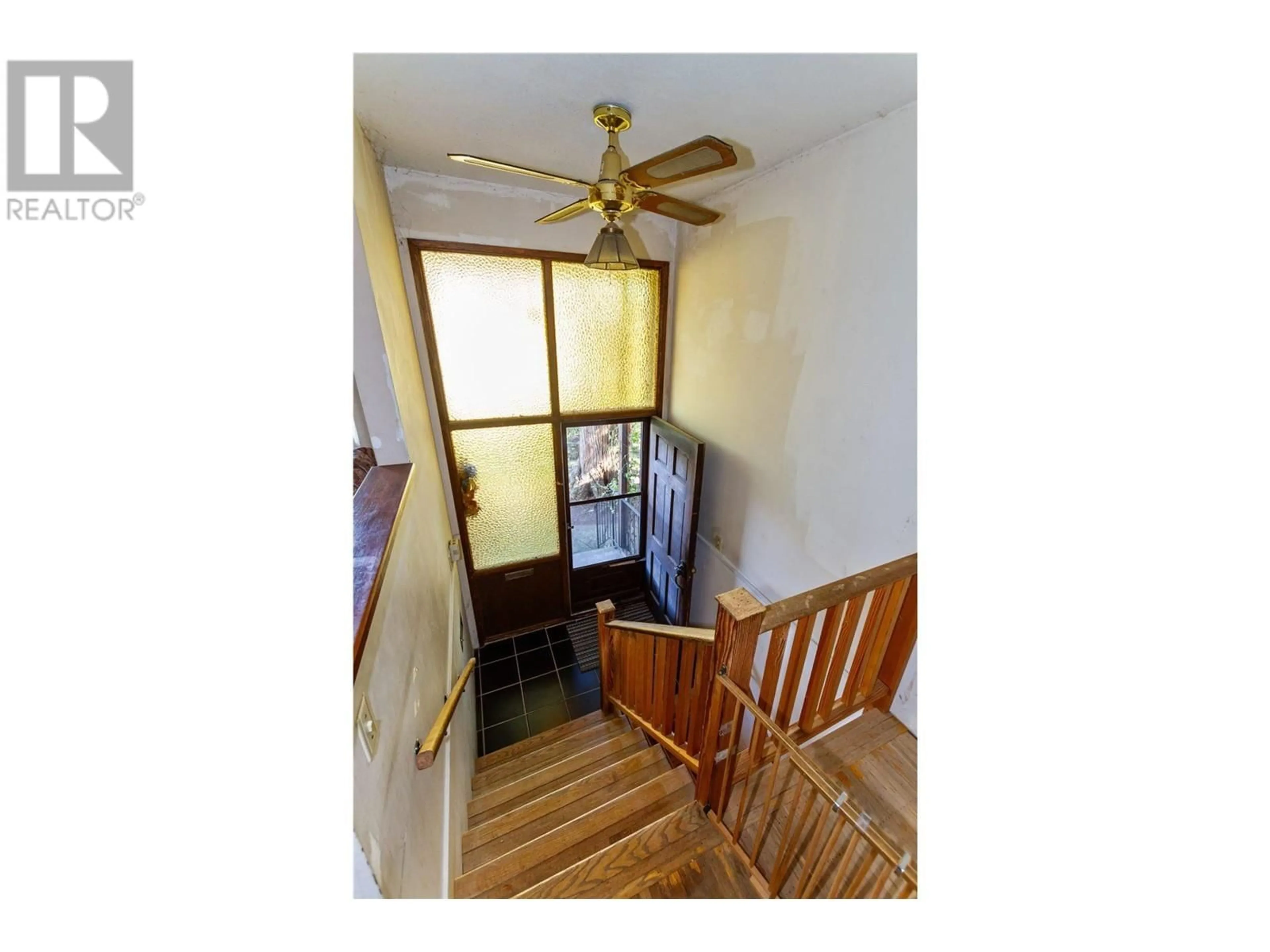 A pic of a room for 733 9TH STREET, North Vancouver British Columbia V7L2C1