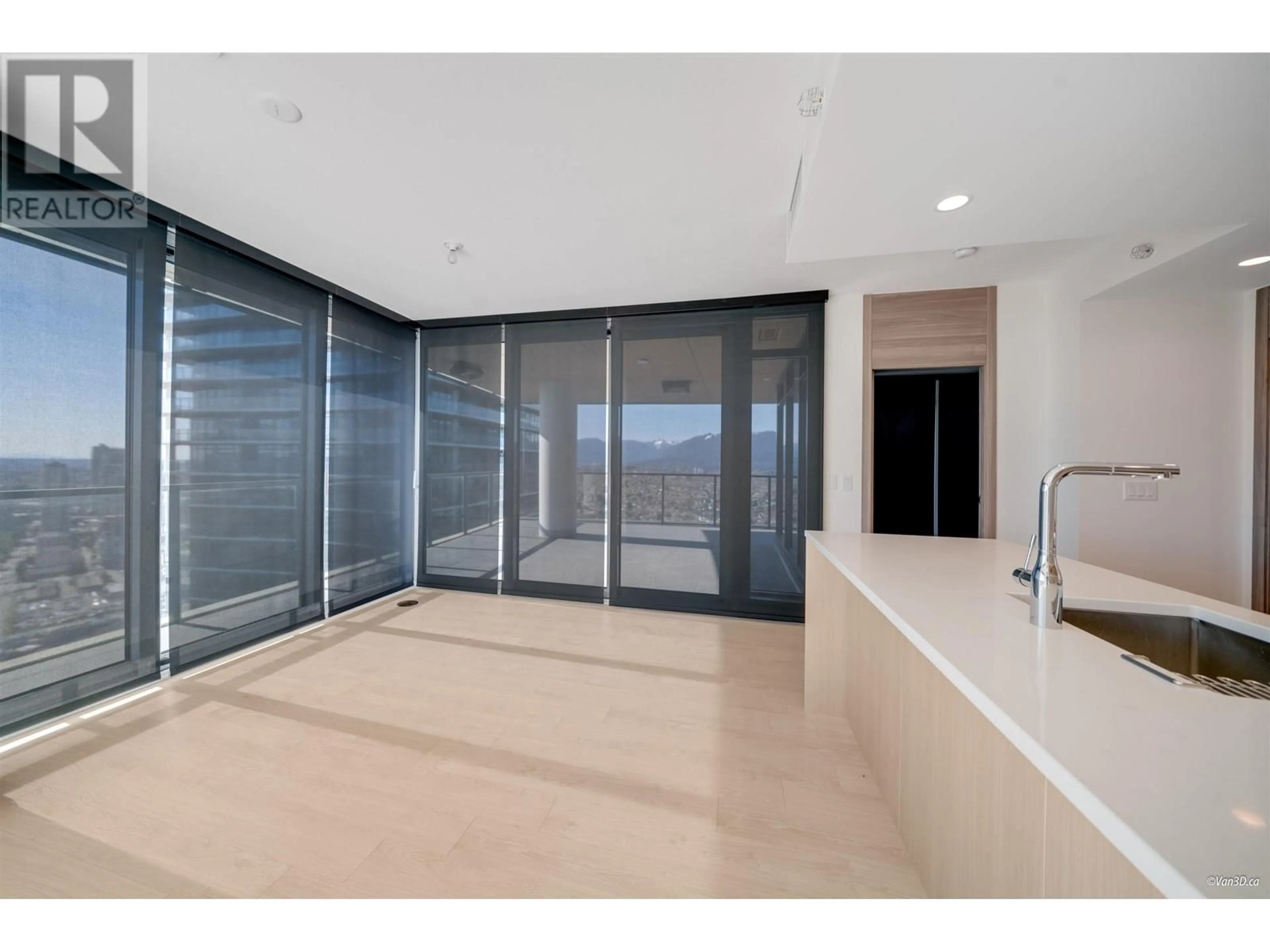 Indoor foyer for 4203 - 4890 LOUGHEED HIGHWAY, Burnaby British Columbia V5C0N2