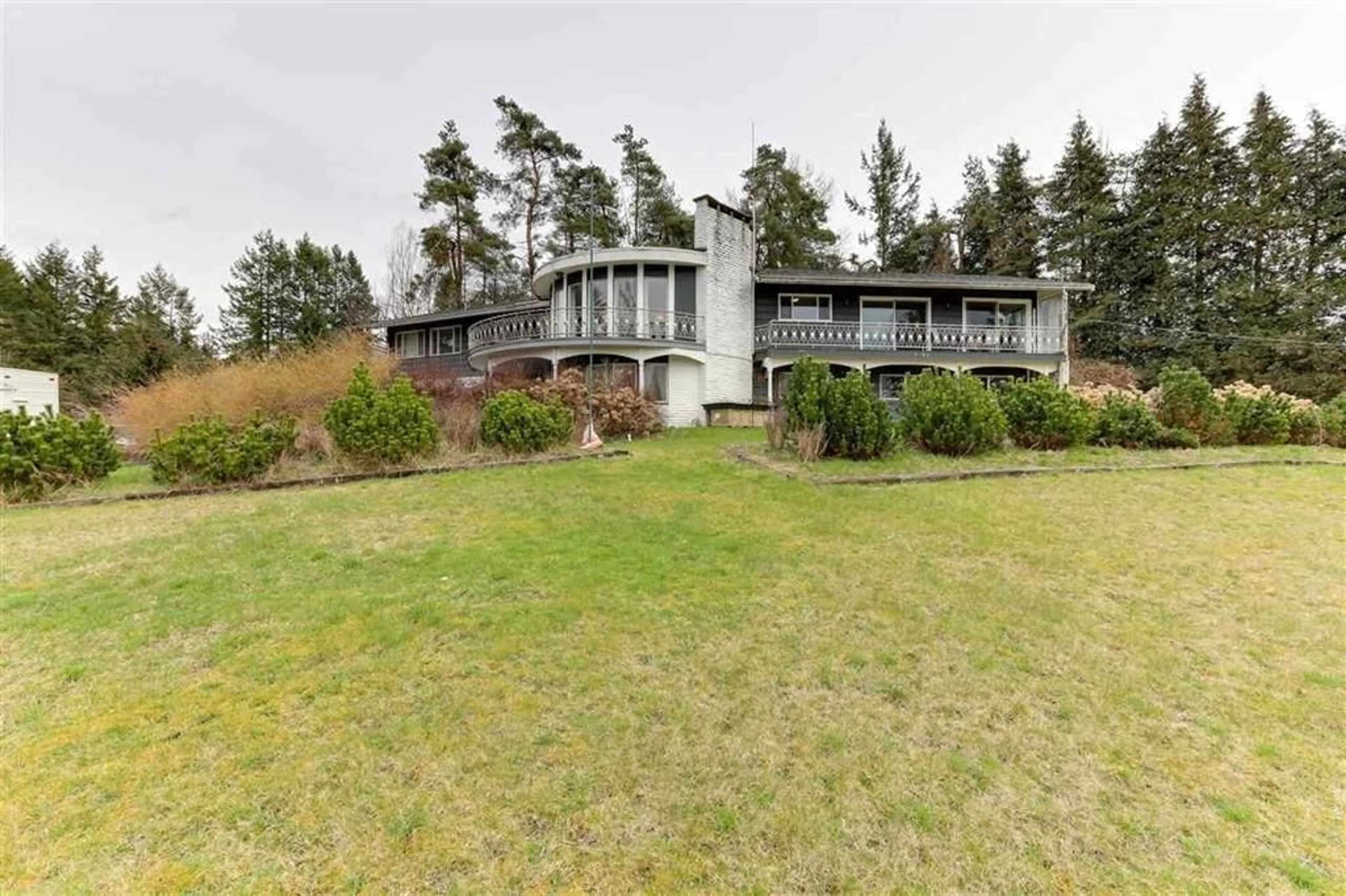 A pic from outside/outdoor area/front of a property/back of a property/a pic from drone, unknown for 4708 232, Langley British Columbia V2Z2S1
