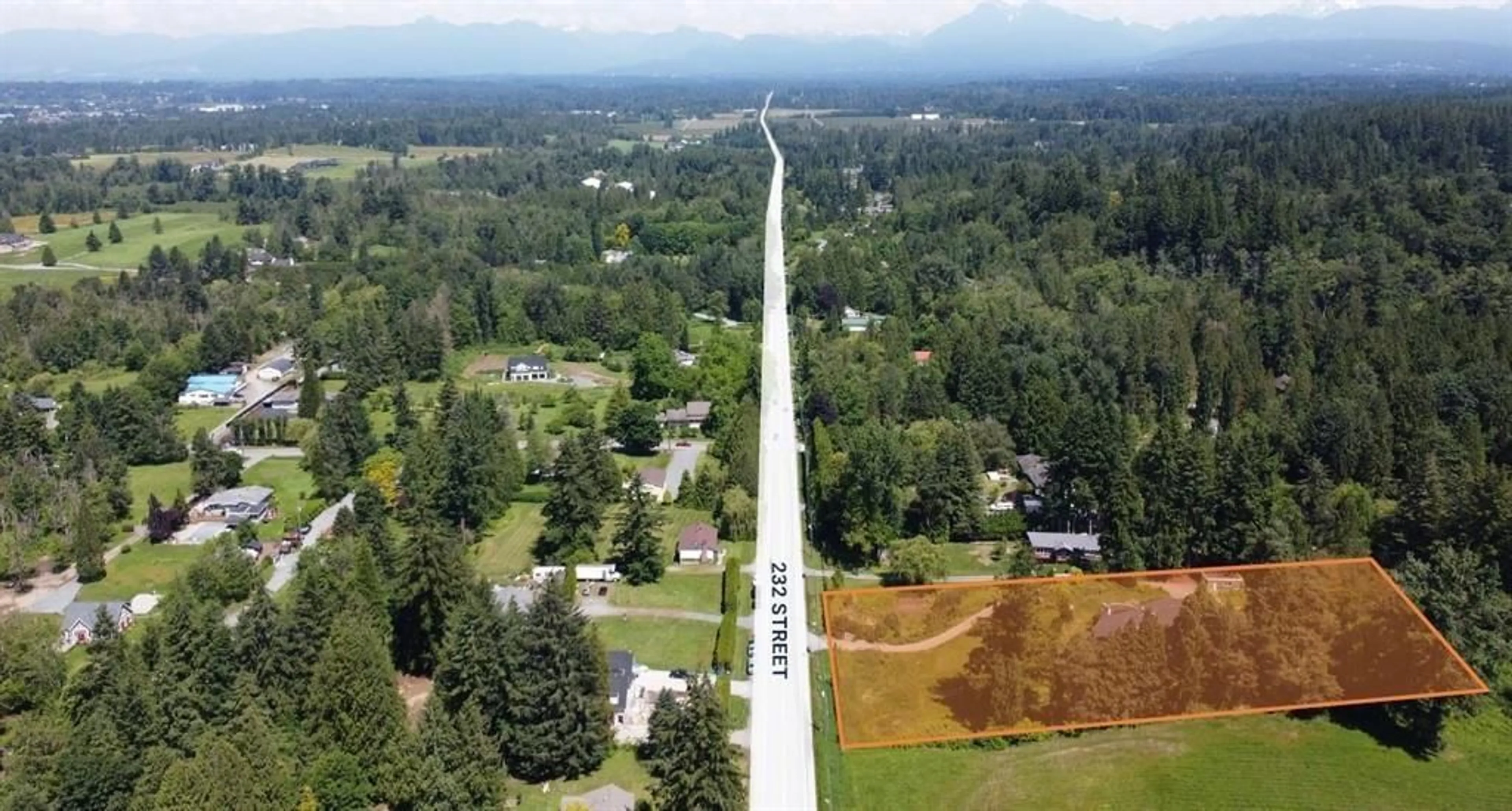 A pic from outside/outdoor area/front of a property/back of a property/a pic from drone, mountain view for 4708 232, Langley British Columbia V2Z2S1