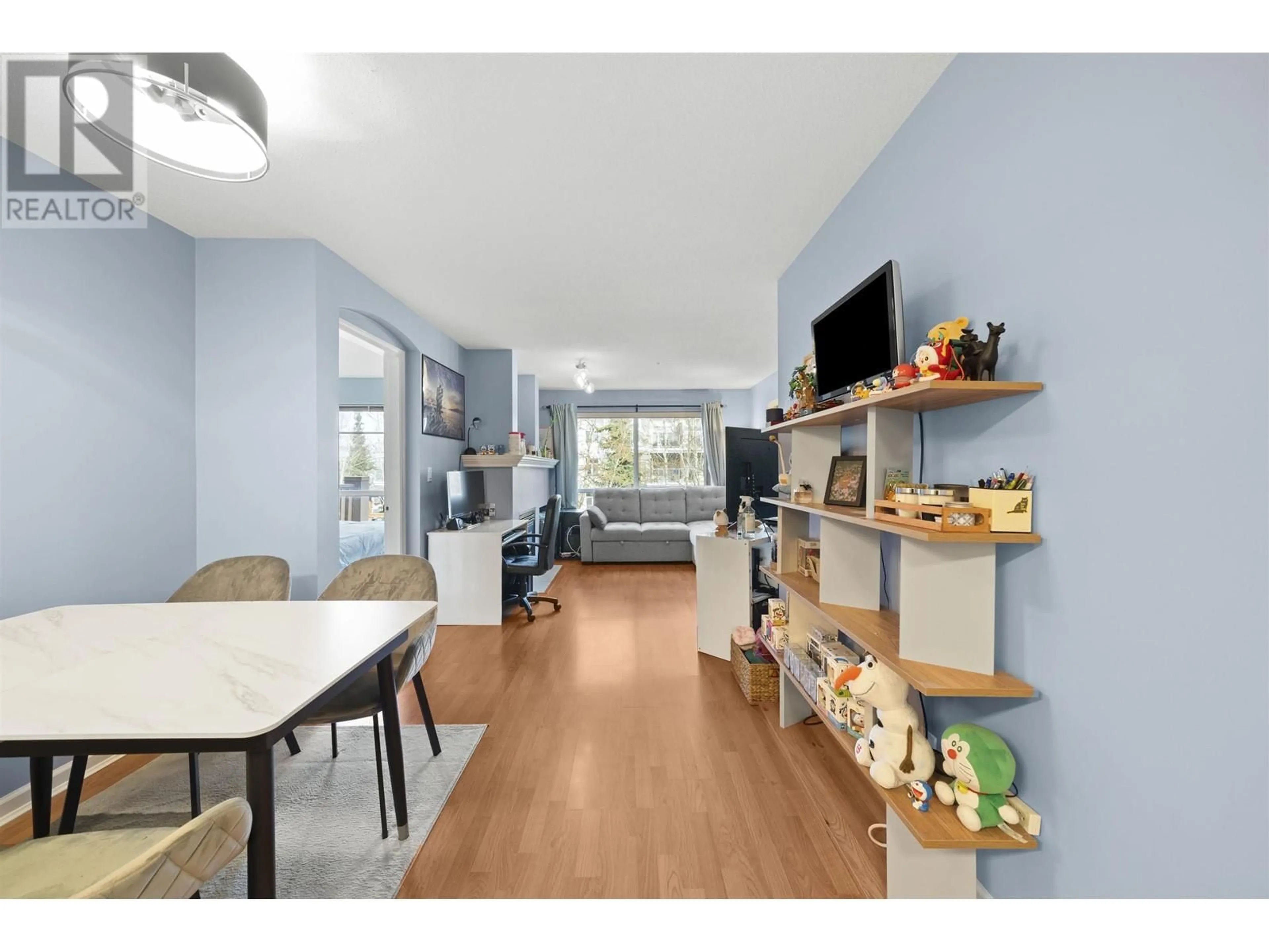 Open concept kitchen, wood/laminate floor for 337 - 5600 ANDREWS ROAD, Richmond British Columbia V7E6N1