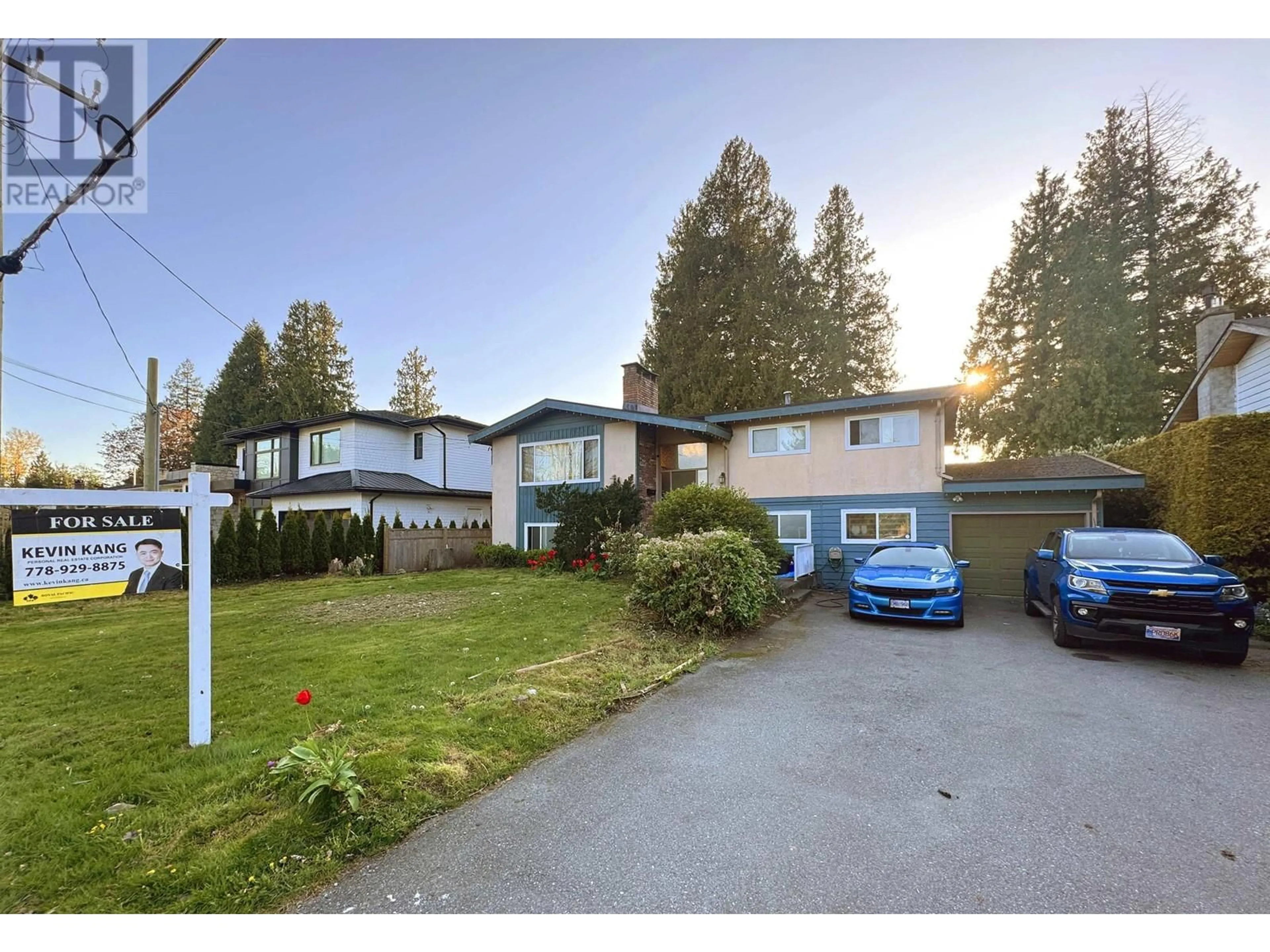 A pic from outside/outdoor area/front of a property/back of a property/a pic from drone, street for 273 52A STREET, Delta British Columbia V4M2Z7