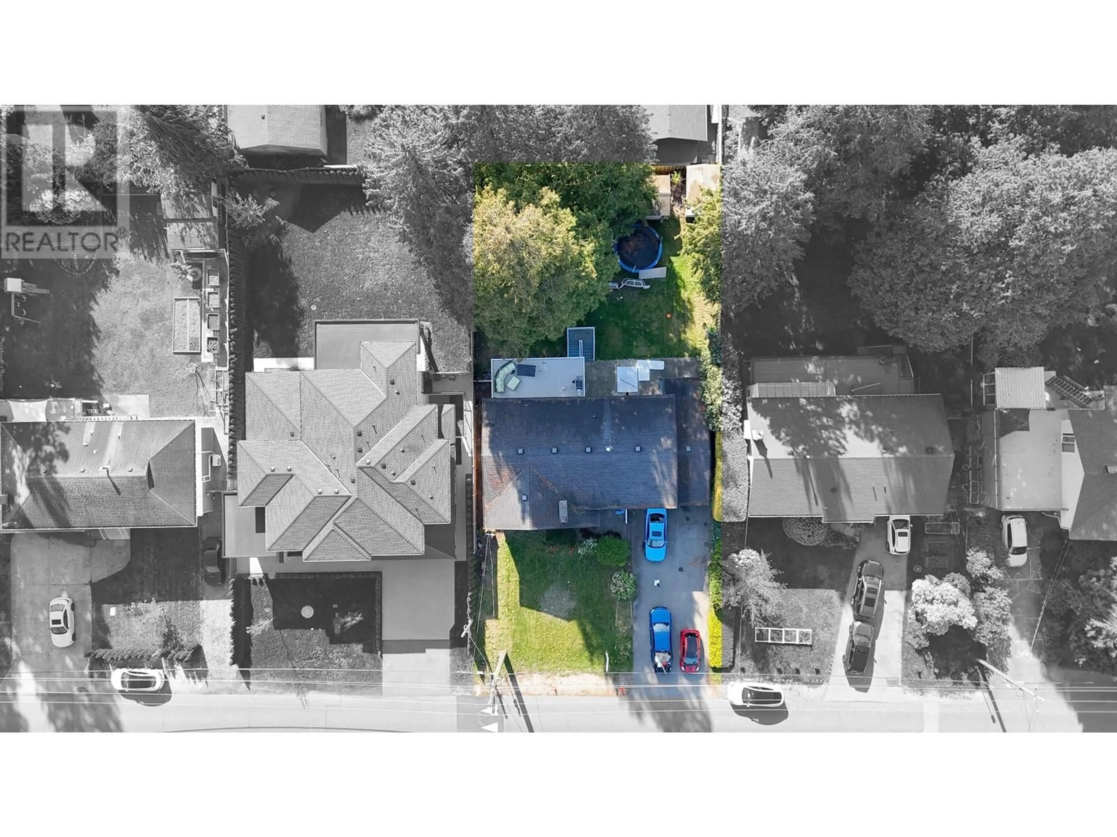 A pic from outside/outdoor area/front of a property/back of a property/a pic from drone, street for 273 52A STREET, Delta British Columbia V4M2Z7