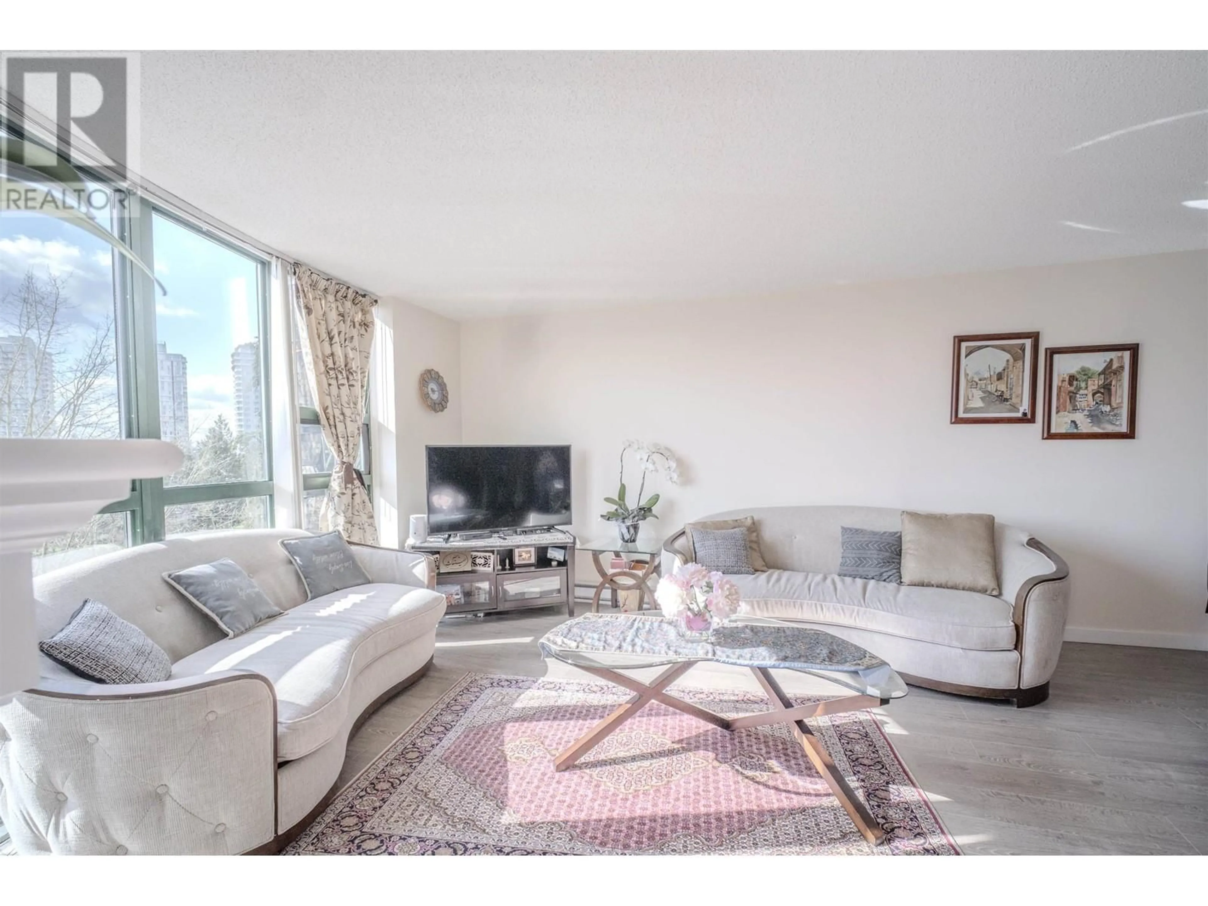 Living room with furniture, unknown for 605 - 1190 PIPELINE ROAD, Coquitlam British Columbia V3B7T9