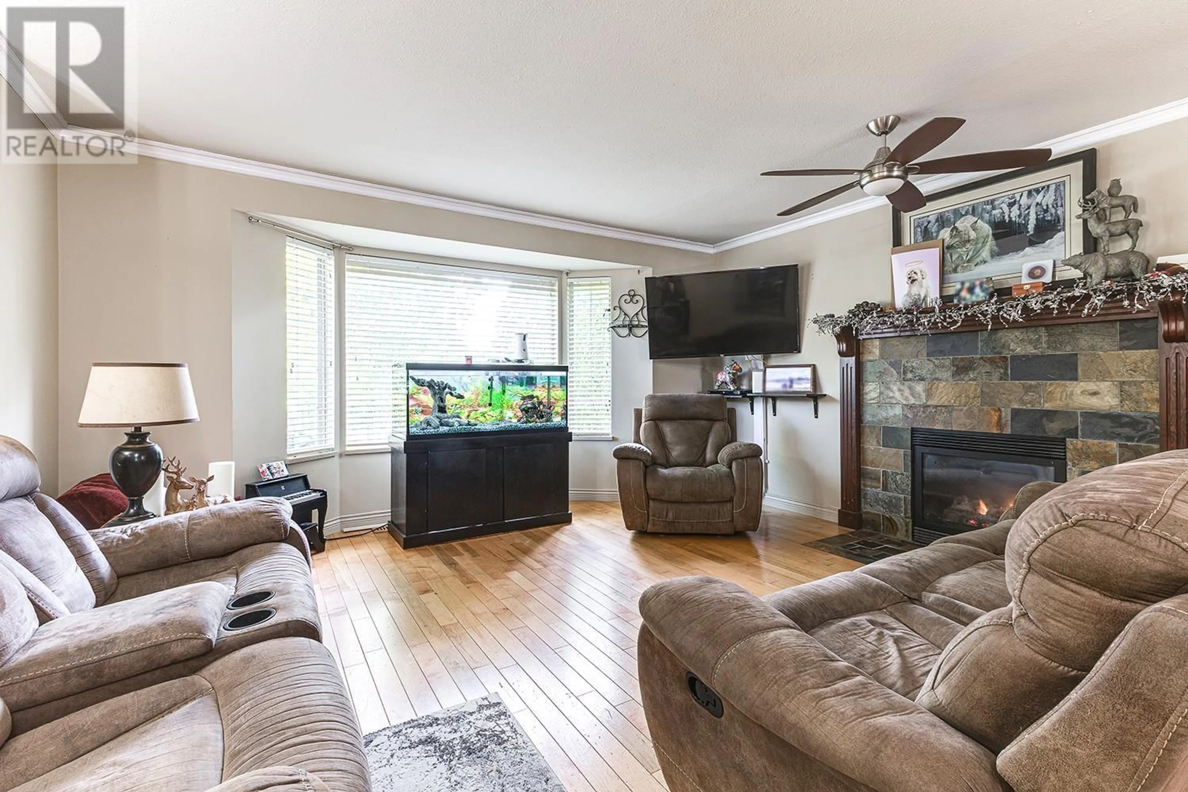 Living room with furniture, unknown for 20448 WESTFIELD AVENUE, Maple Ridge British Columbia V2X1K9