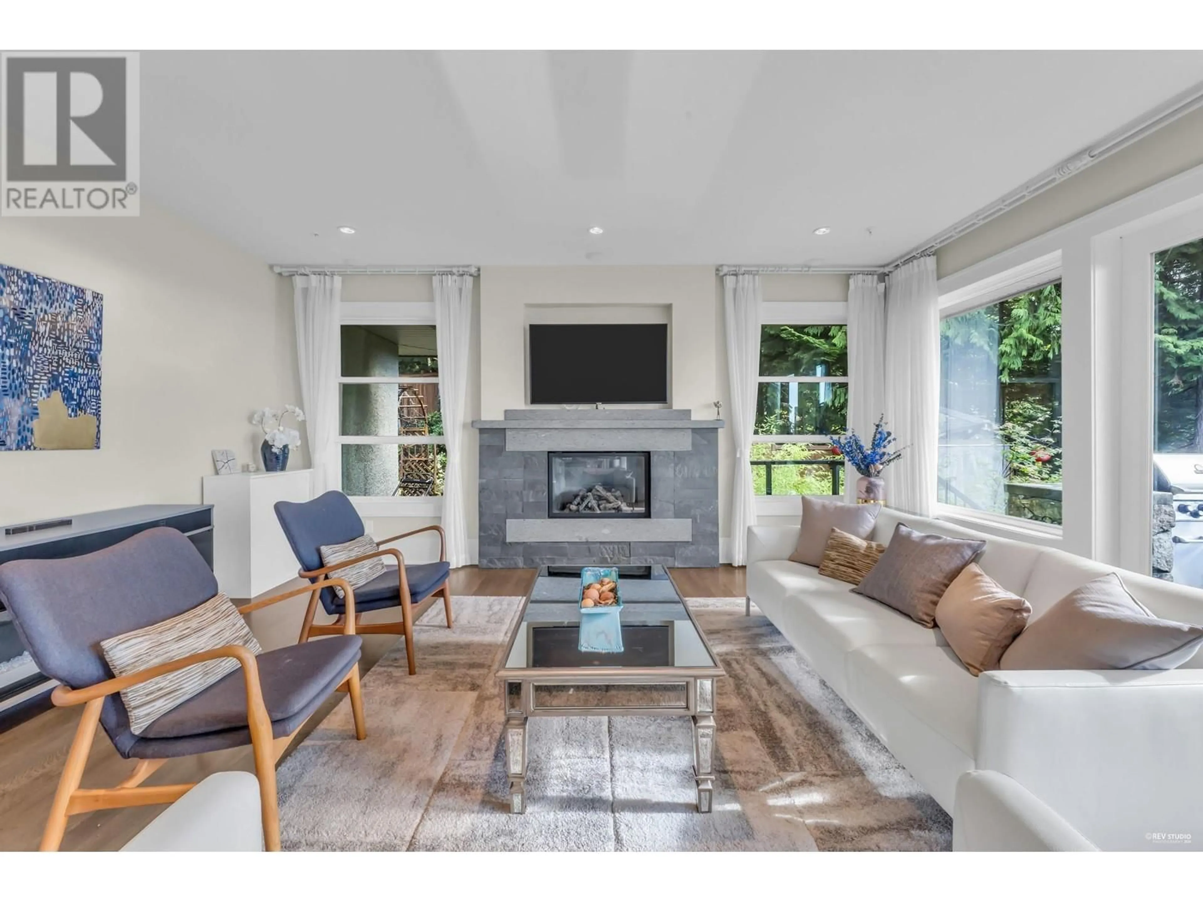 Living room with furniture, unknown for 1162 MILLSTREAM ROAD, West Vancouver British Columbia V7S2C9