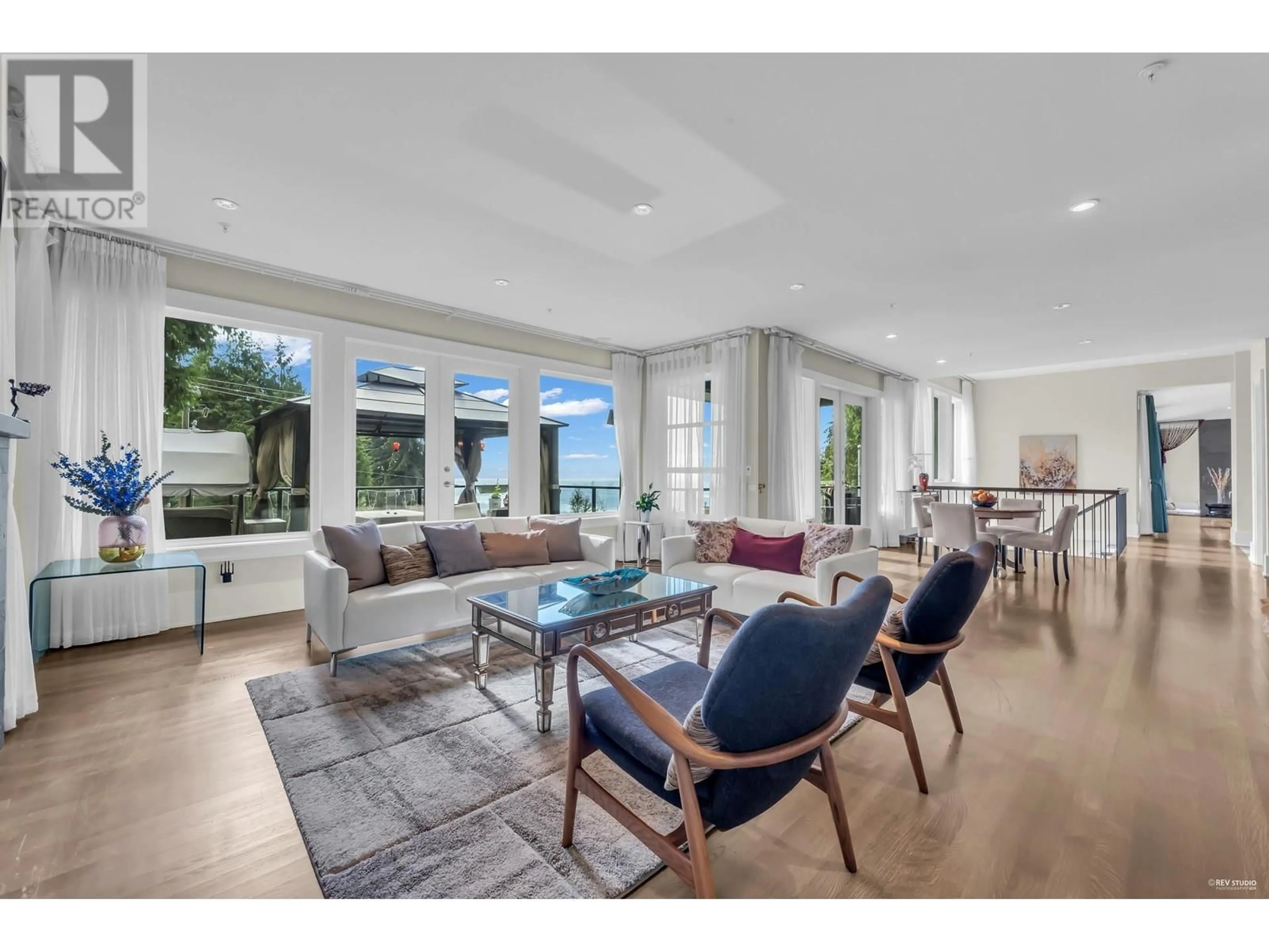 Living room with furniture, unknown for 1162 MILLSTREAM ROAD, West Vancouver British Columbia V7S2C9