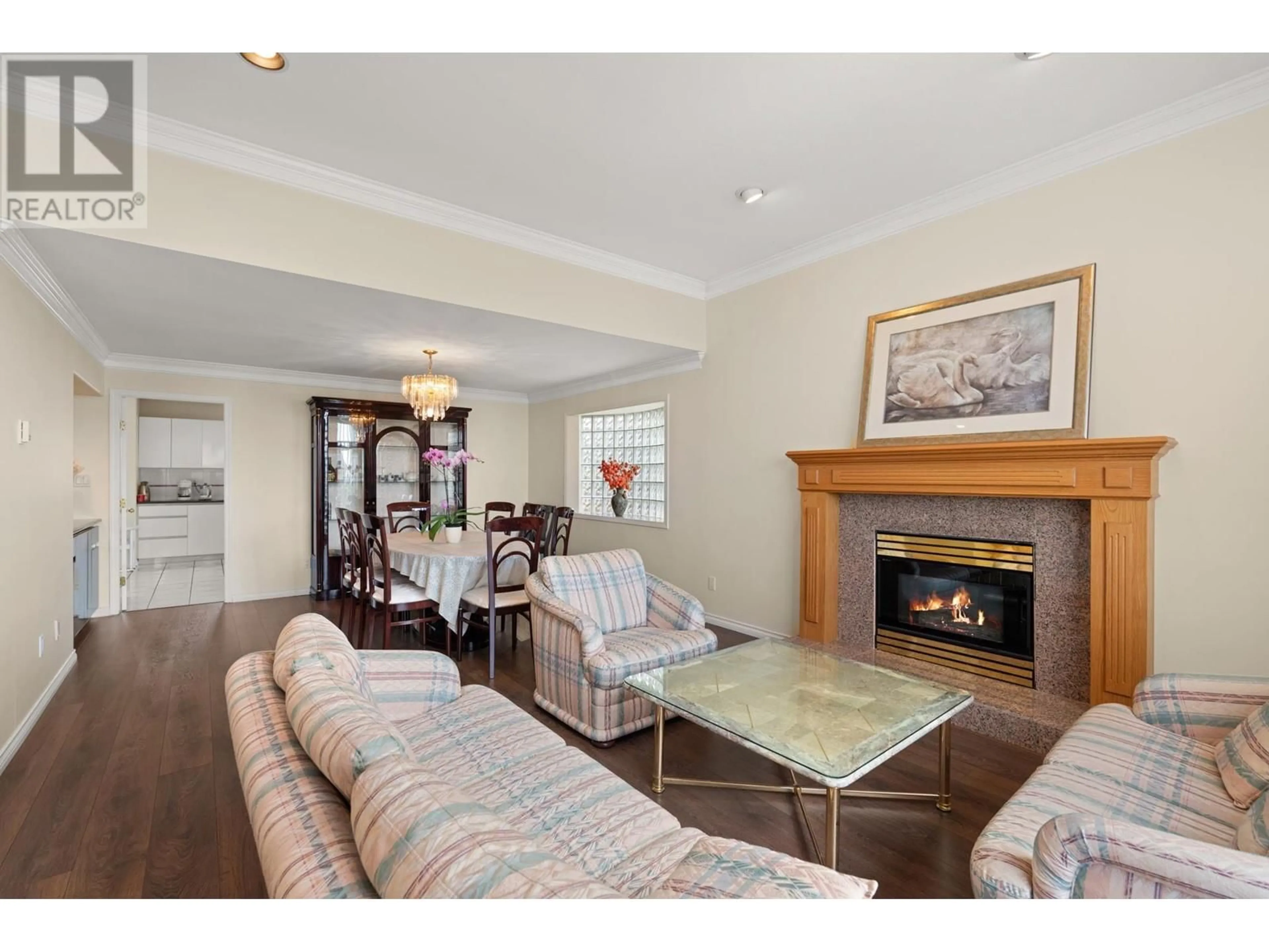 Living room with furniture, wood/laminate floor for 4055 NAPIER STREET, Burnaby British Columbia V5C3G3