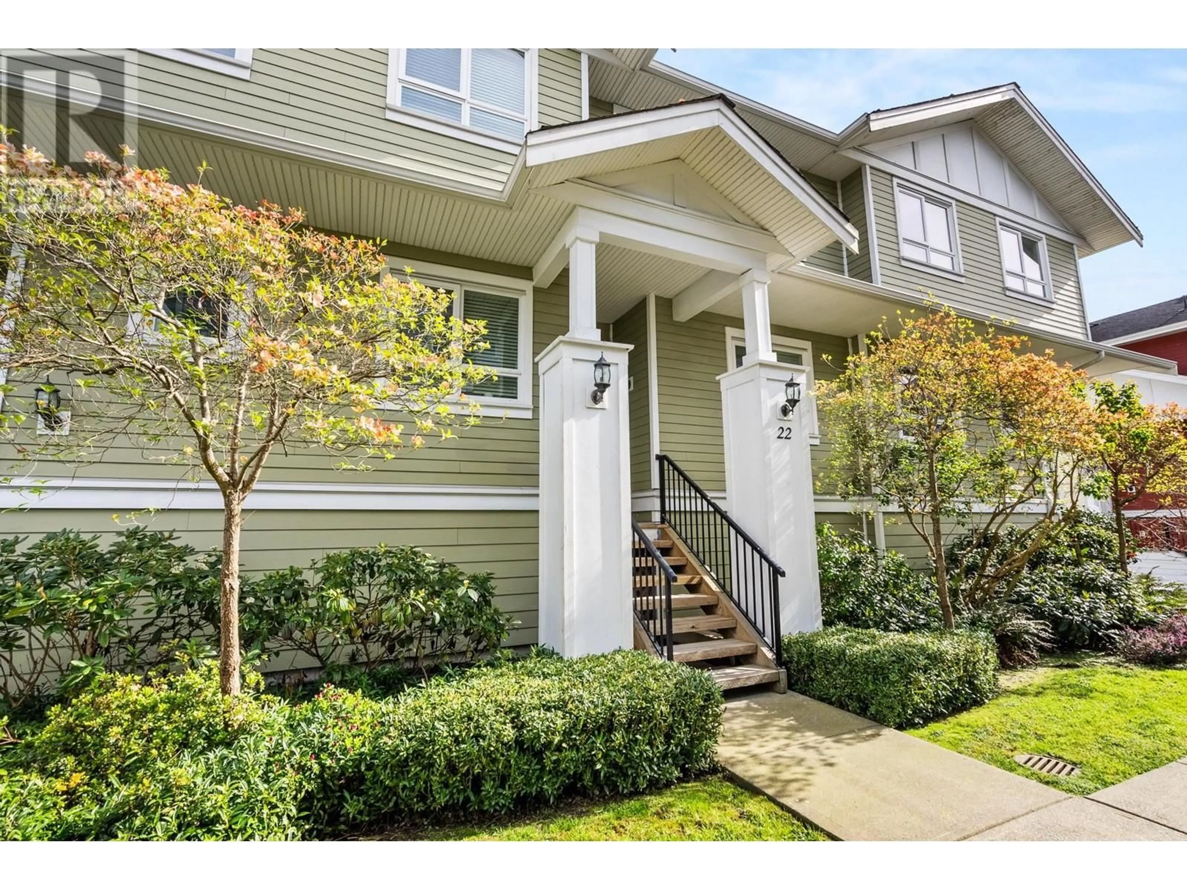Home with vinyl exterior material, street for 22 - 1130 EWEN AVENUE, New Westminster British Columbia V3M5E3