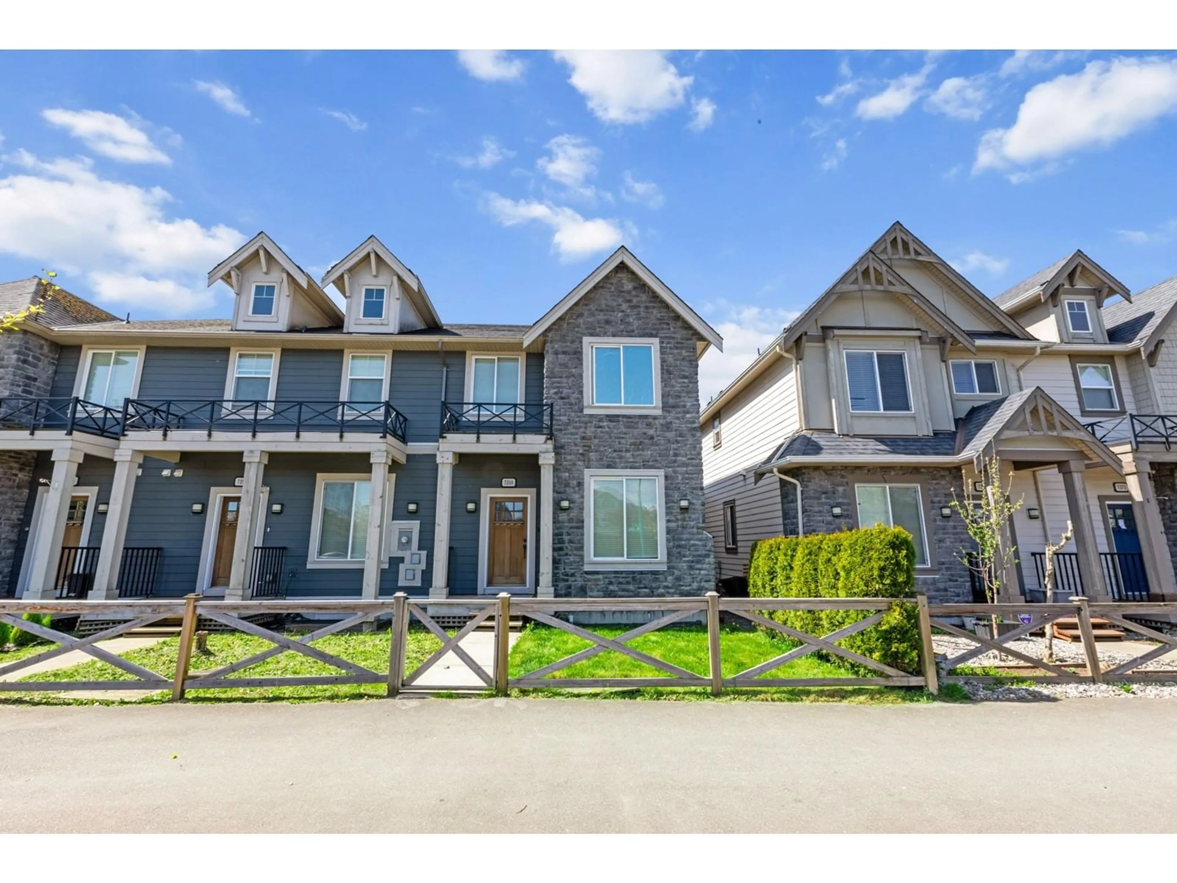 Home with brick exterior material, street for 7259 192, Surrey British Columbia V4N6L8