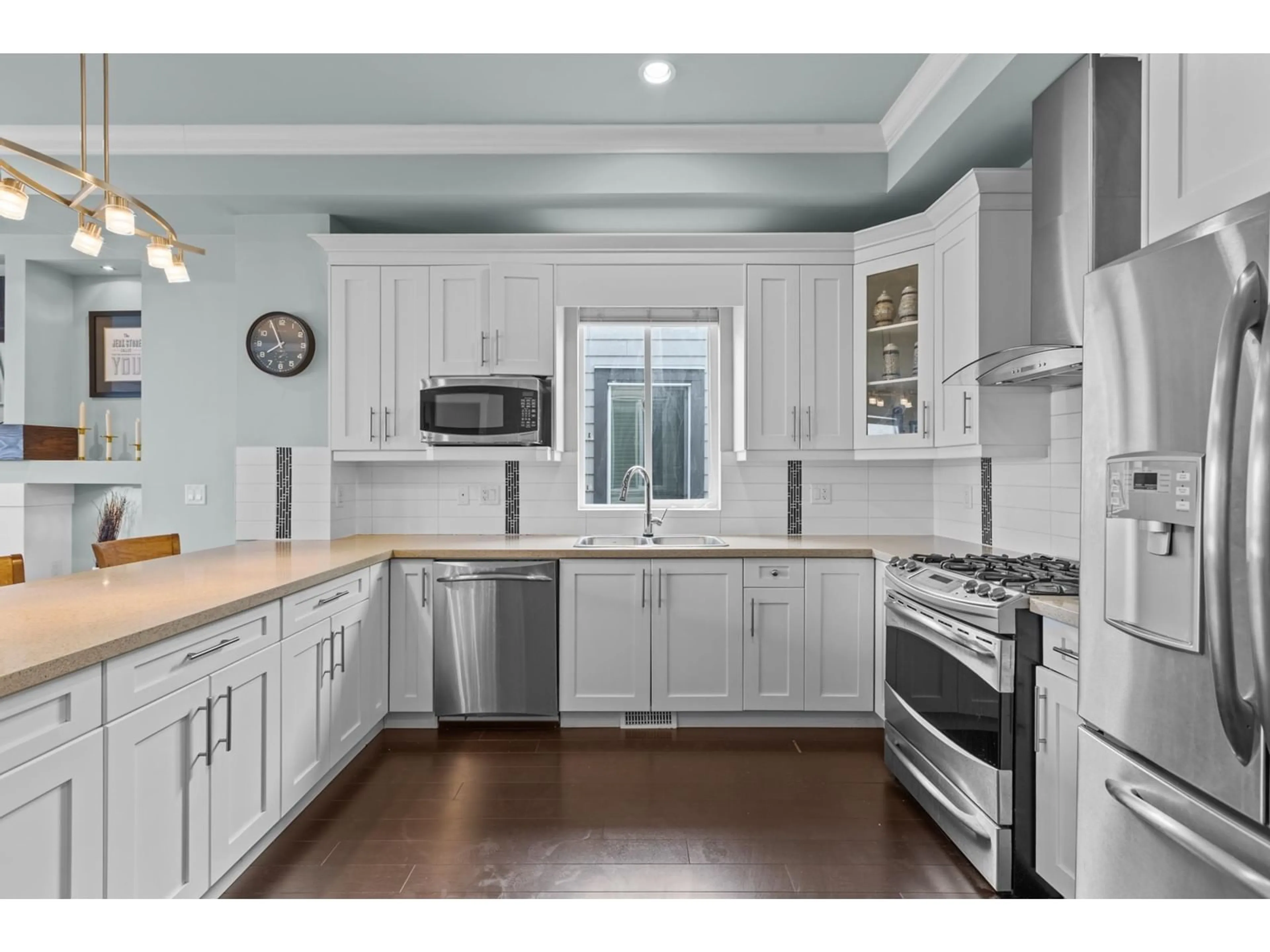 Open concept kitchen, ceramic/tile floor for 7259 192, Surrey British Columbia V4N6L8