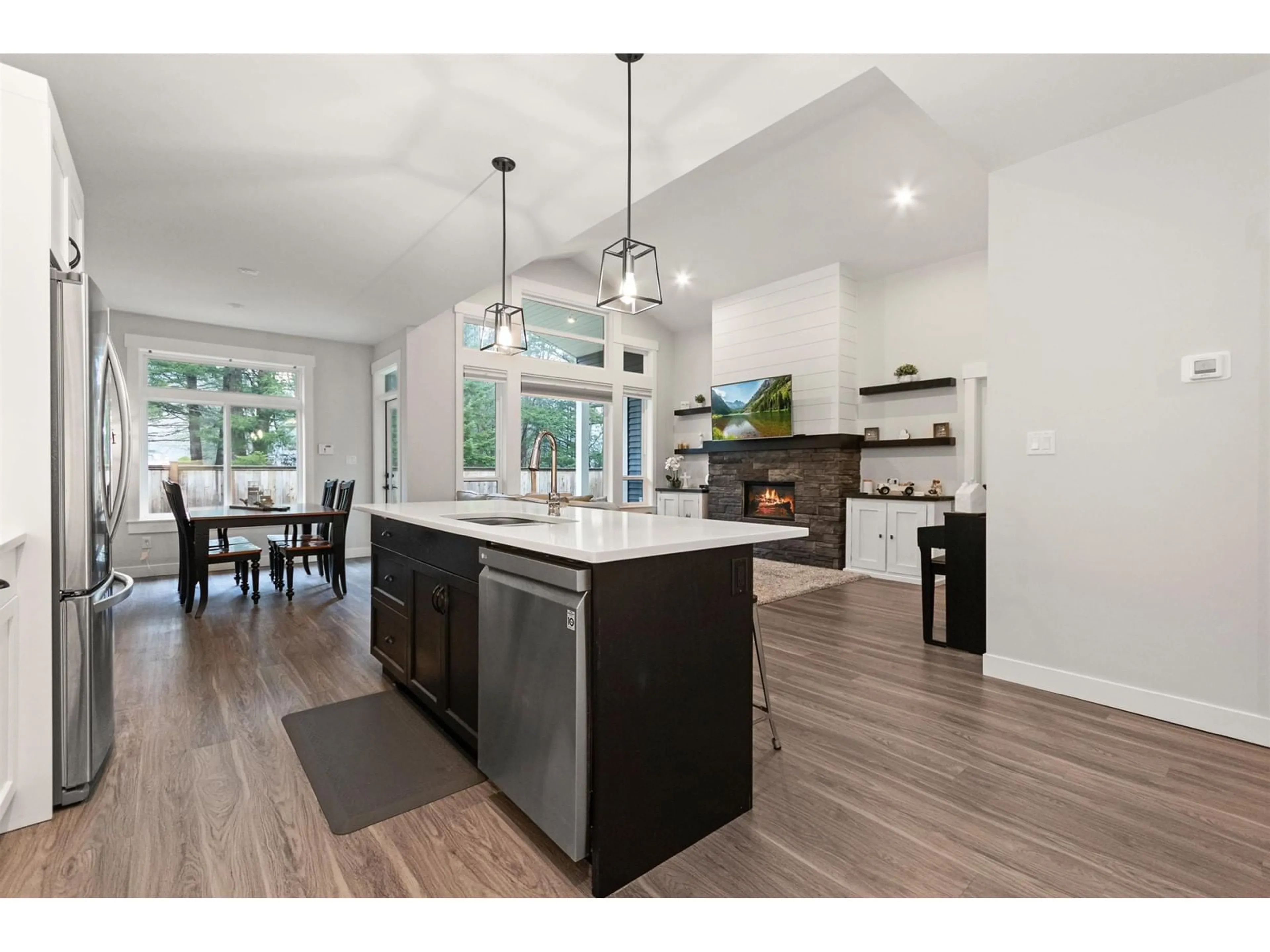 Open concept kitchen, unknown for 65561 SKYLARK LANE, Hope British Columbia V0X1L1