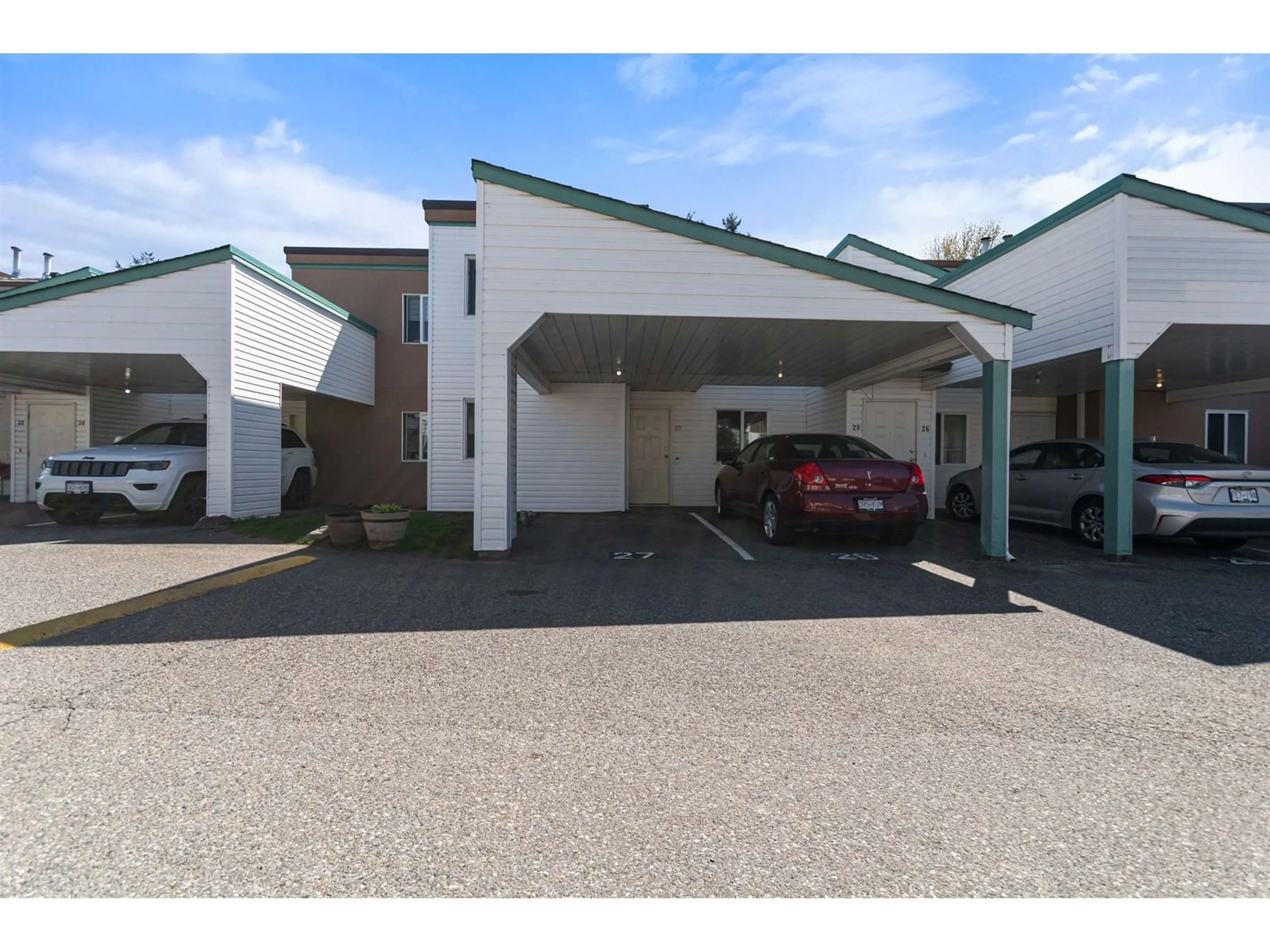 Indoor garage for 27 - 7715 LUCKAKUCK PLACE, Chilliwack British Columbia V2R3N6