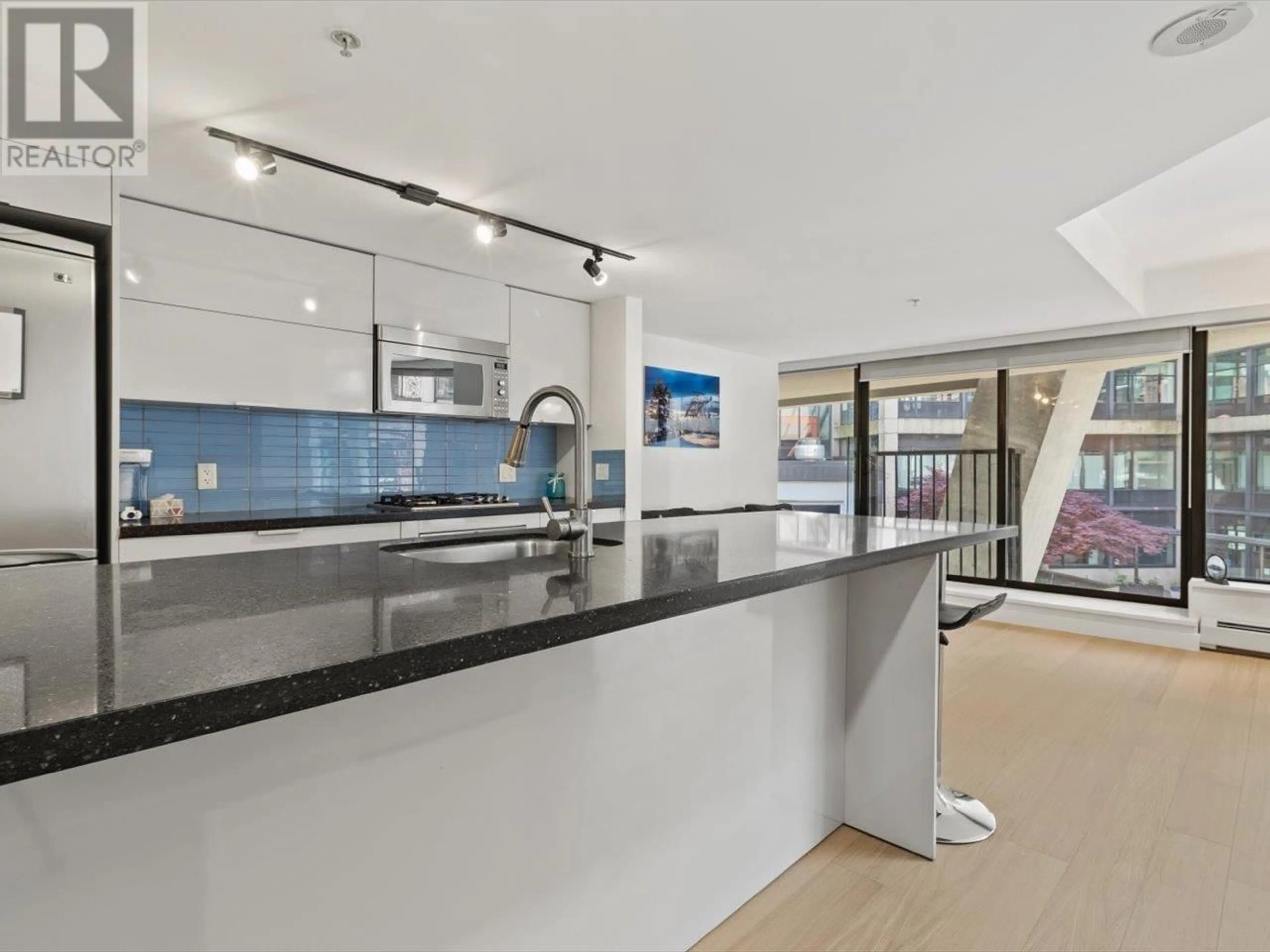 Contemporary kitchen, unknown for 606 - 128 CORDOVA STREET, Vancouver British Columbia V6B0E6