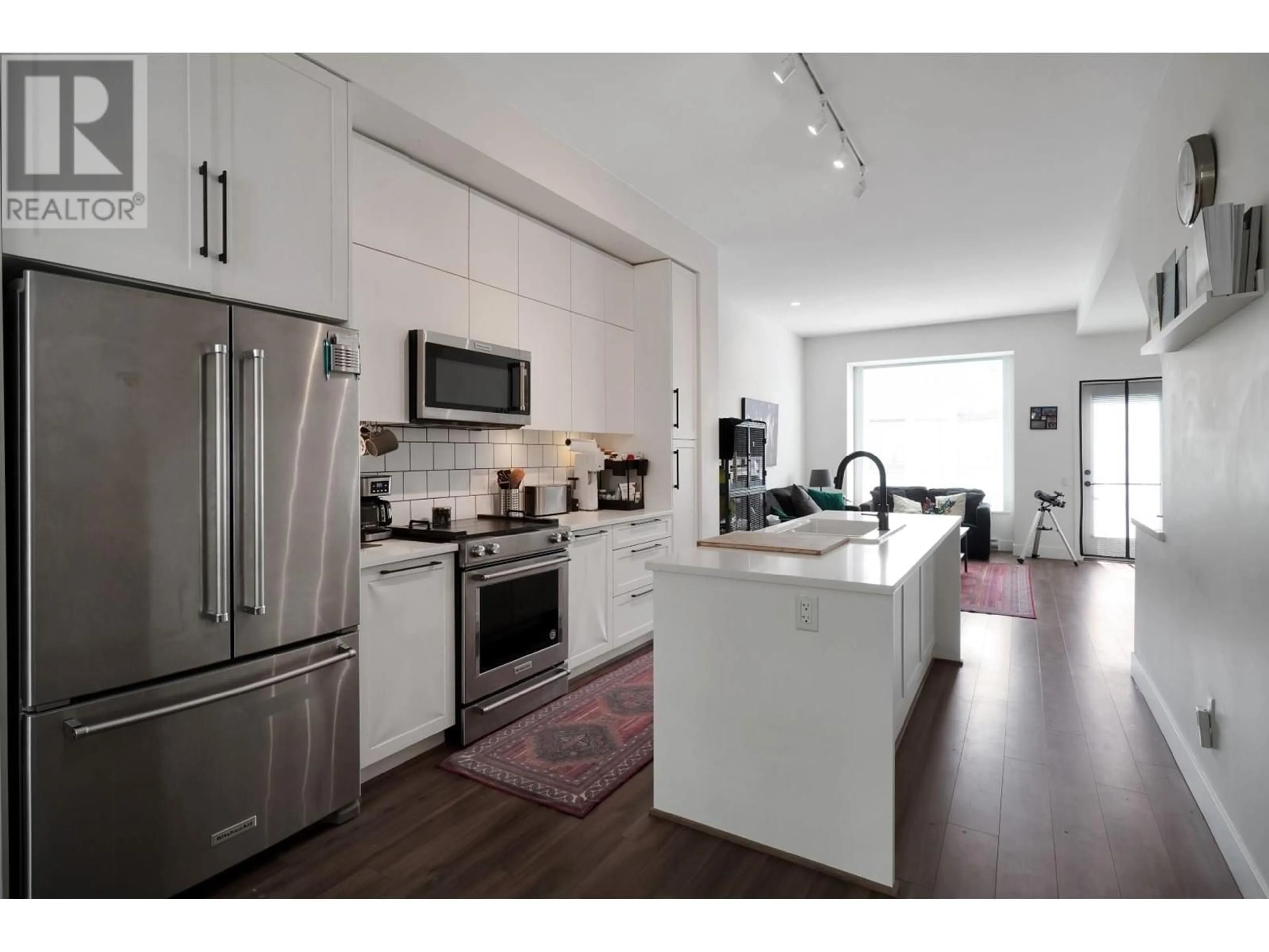 Open concept kitchen, wood/laminate floor for 11 - 1221 ROCKLIN STREET, Coquitlam British Columbia V3B0N7