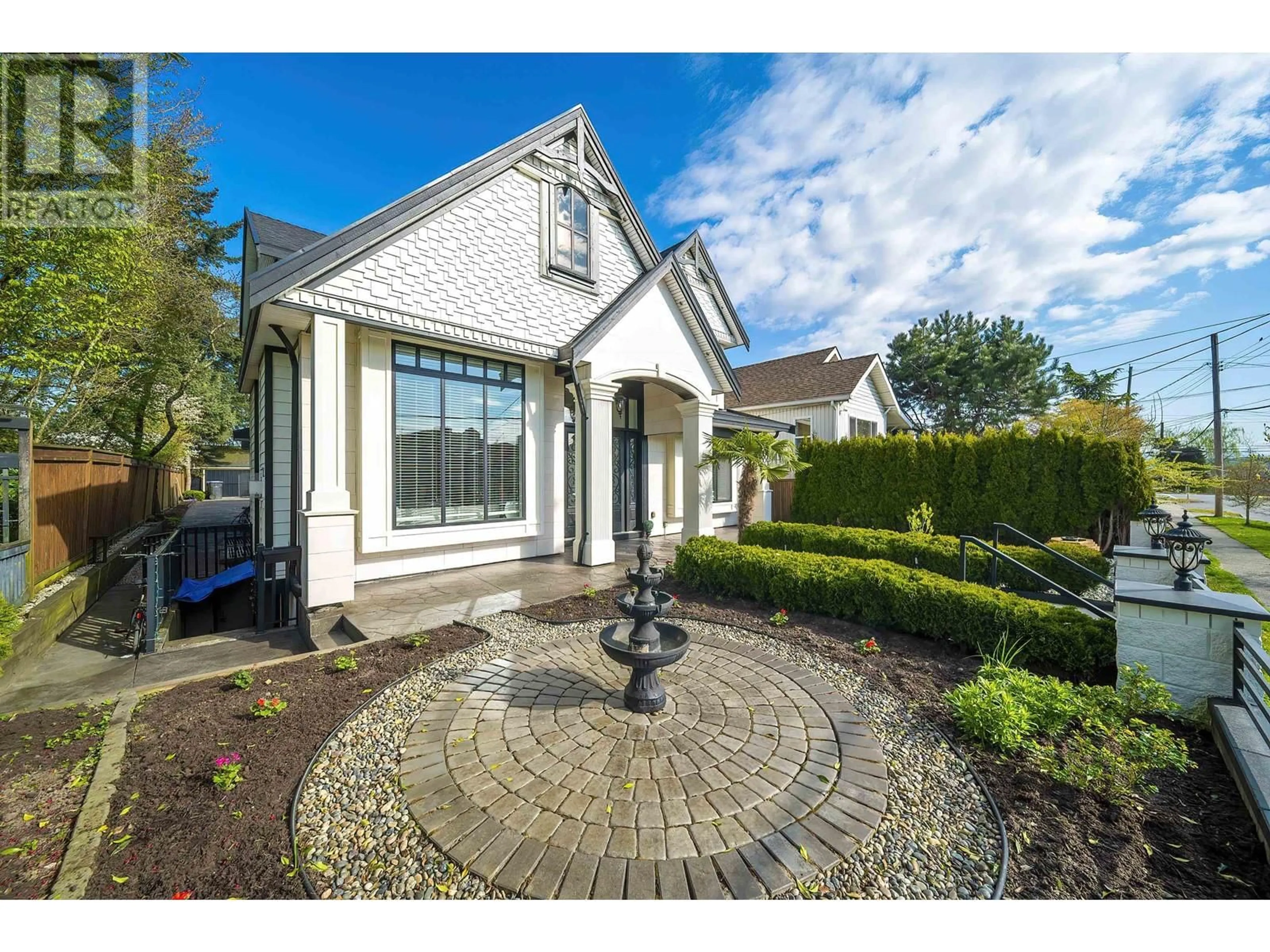 Unknown for 813 DUBLIN STREET, New Westminster British Columbia V3M2Y5