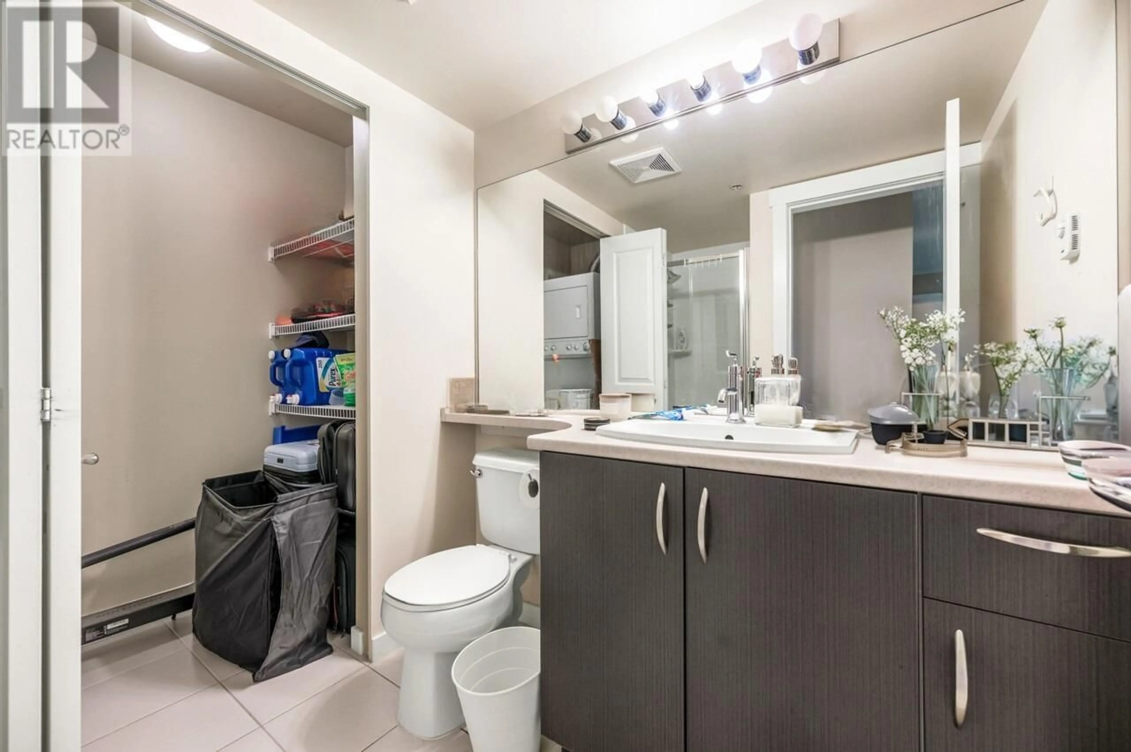 Standard bathroom, unknown for 316 - 9288 ODLIN ROAD, Richmond British Columbia V6X0C3