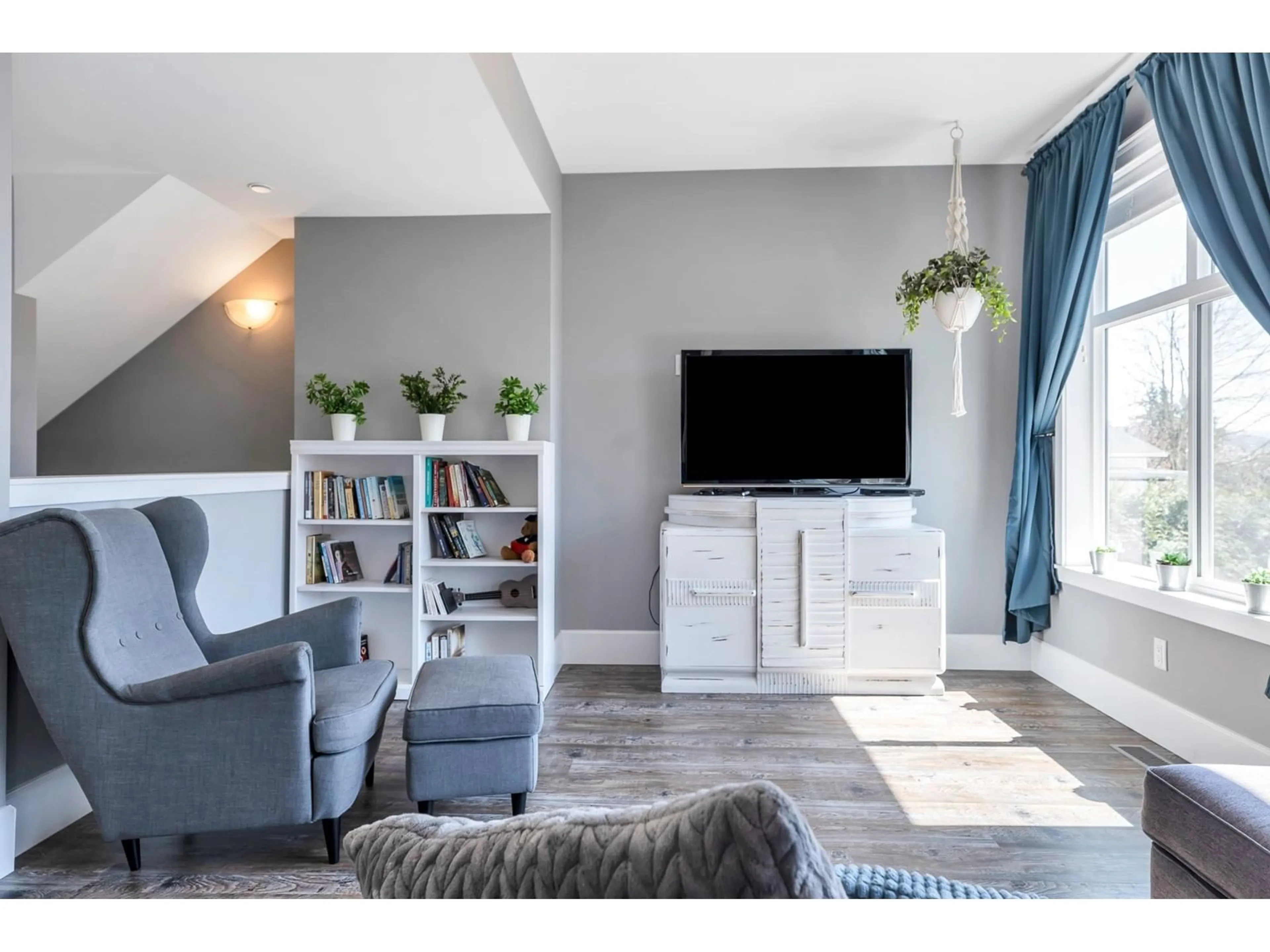 Living room with furniture, unknown for 17 - 32921 14TH, Mission British Columbia V2V0E9