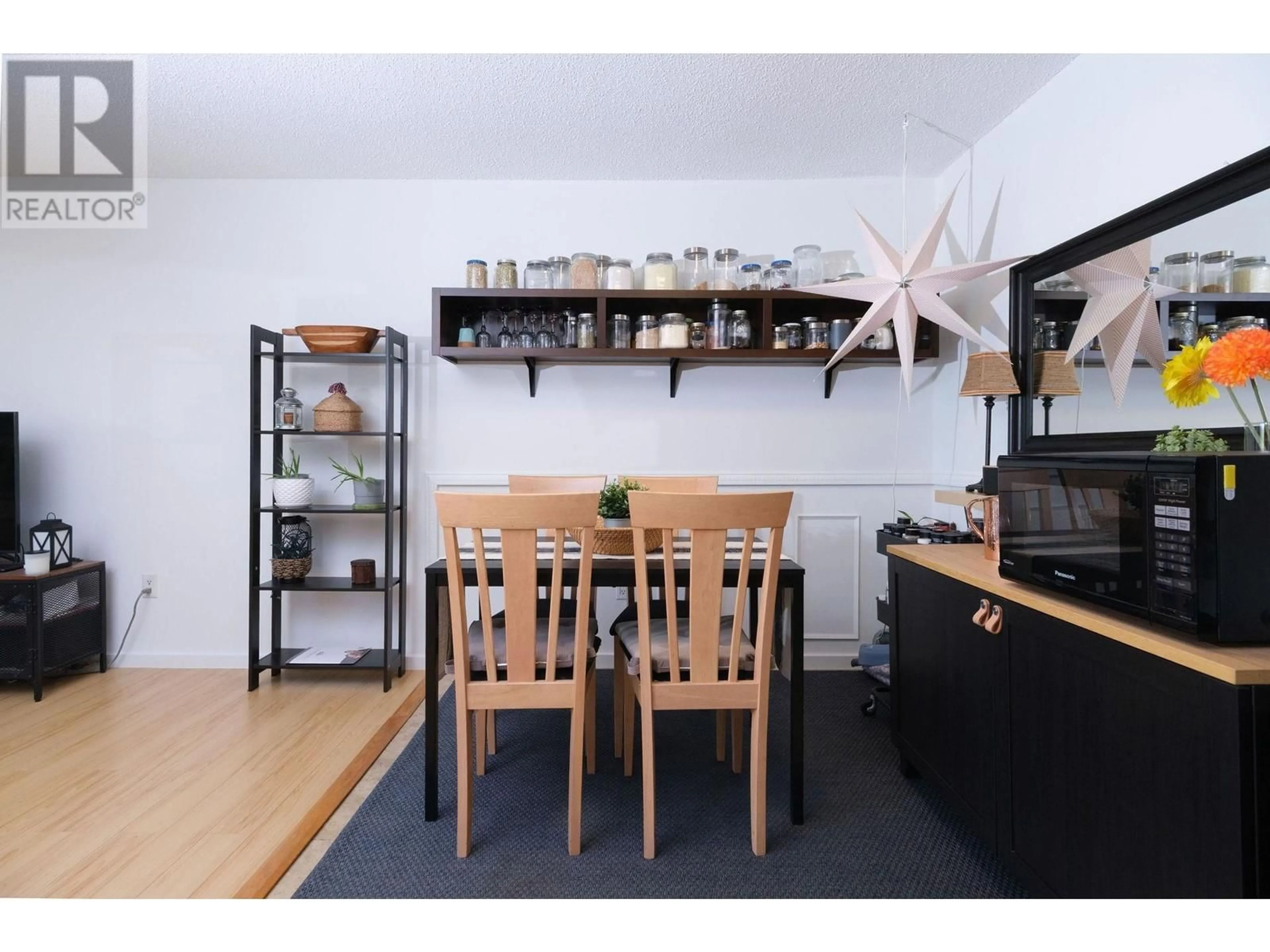 Unknown for 301 - 6105 KINGSWAY, Burnaby British Columbia V5J5C7