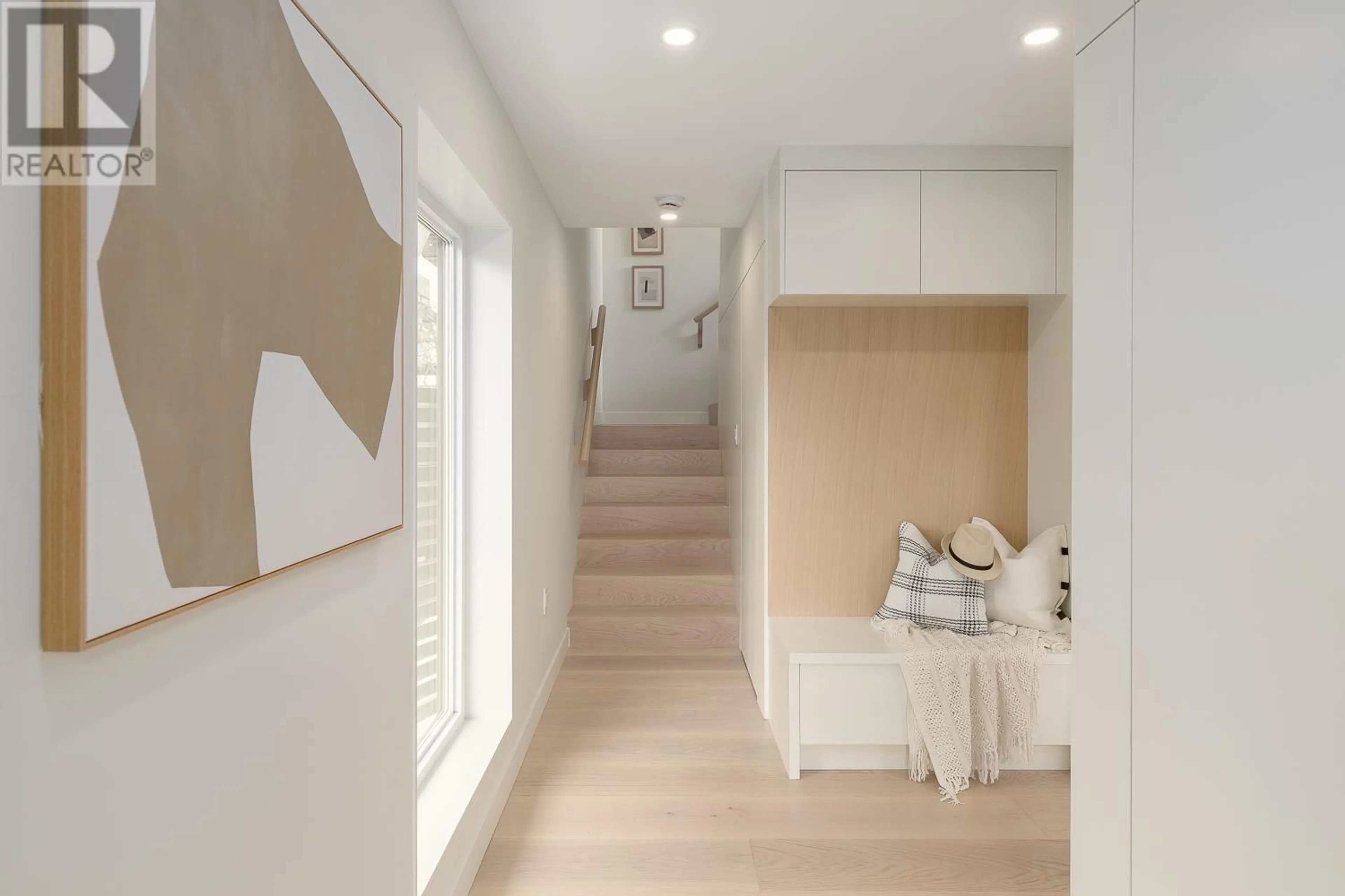 Indoor entryway for 2652 38TH AVENUE, Vancouver British Columbia V5R3M7