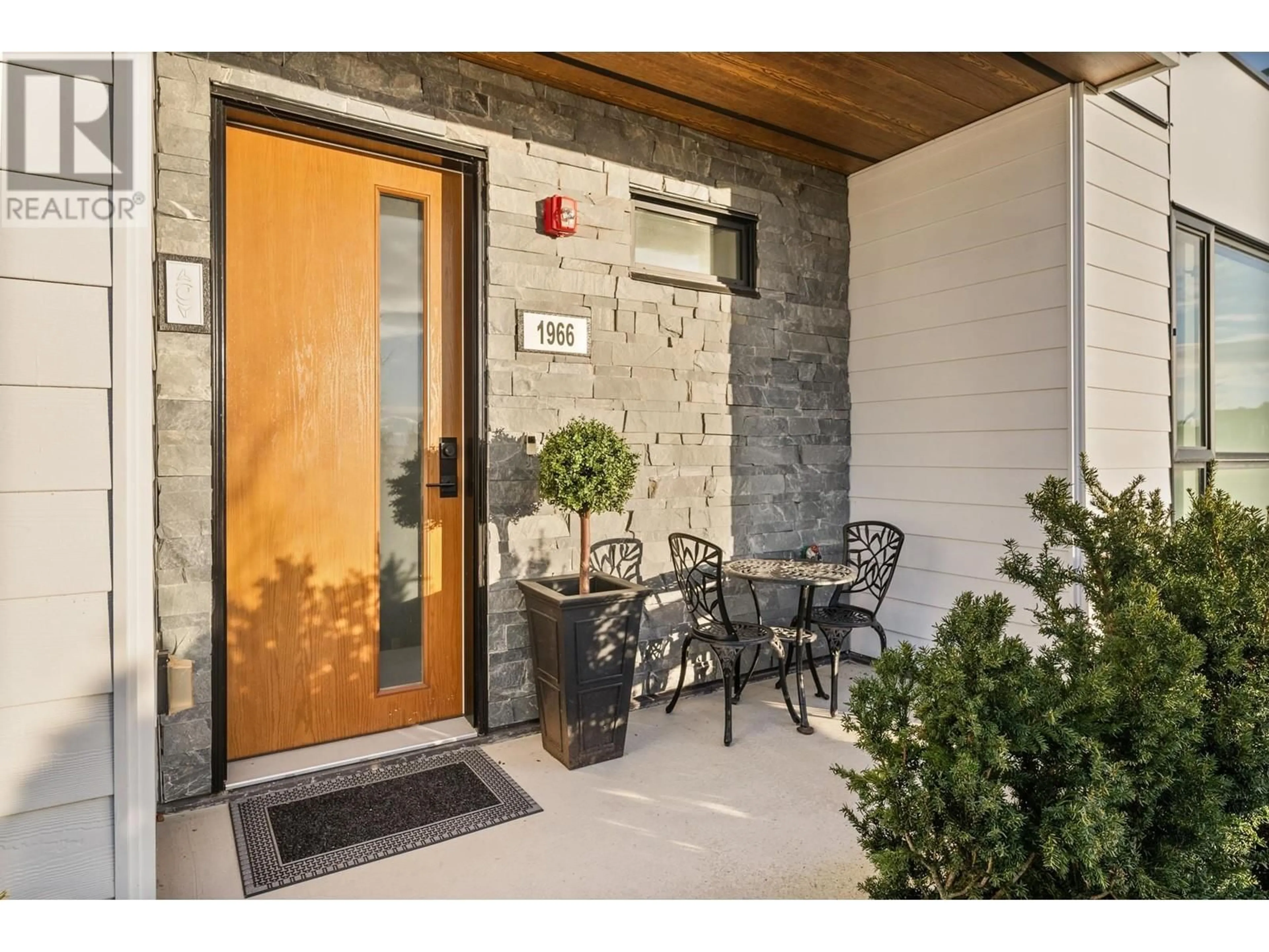 Indoor entryway for 1966 OSPREY DRIVE, Tsawwassen British Columbia V4M0E8