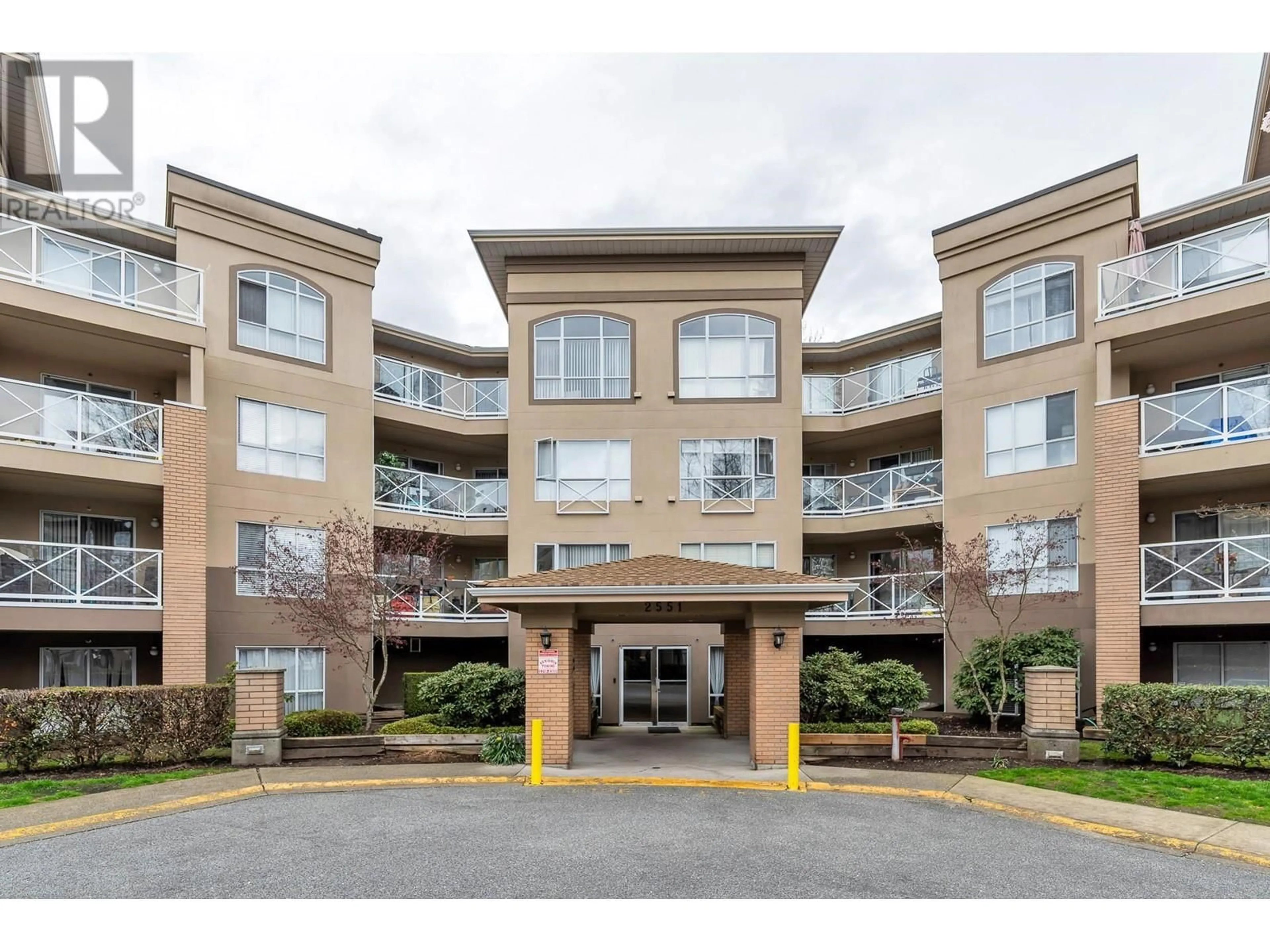 Indoor foyer for 119 - 2551 PARKVIEW LANE, Port Coquitlam British Columbia V3C6J8