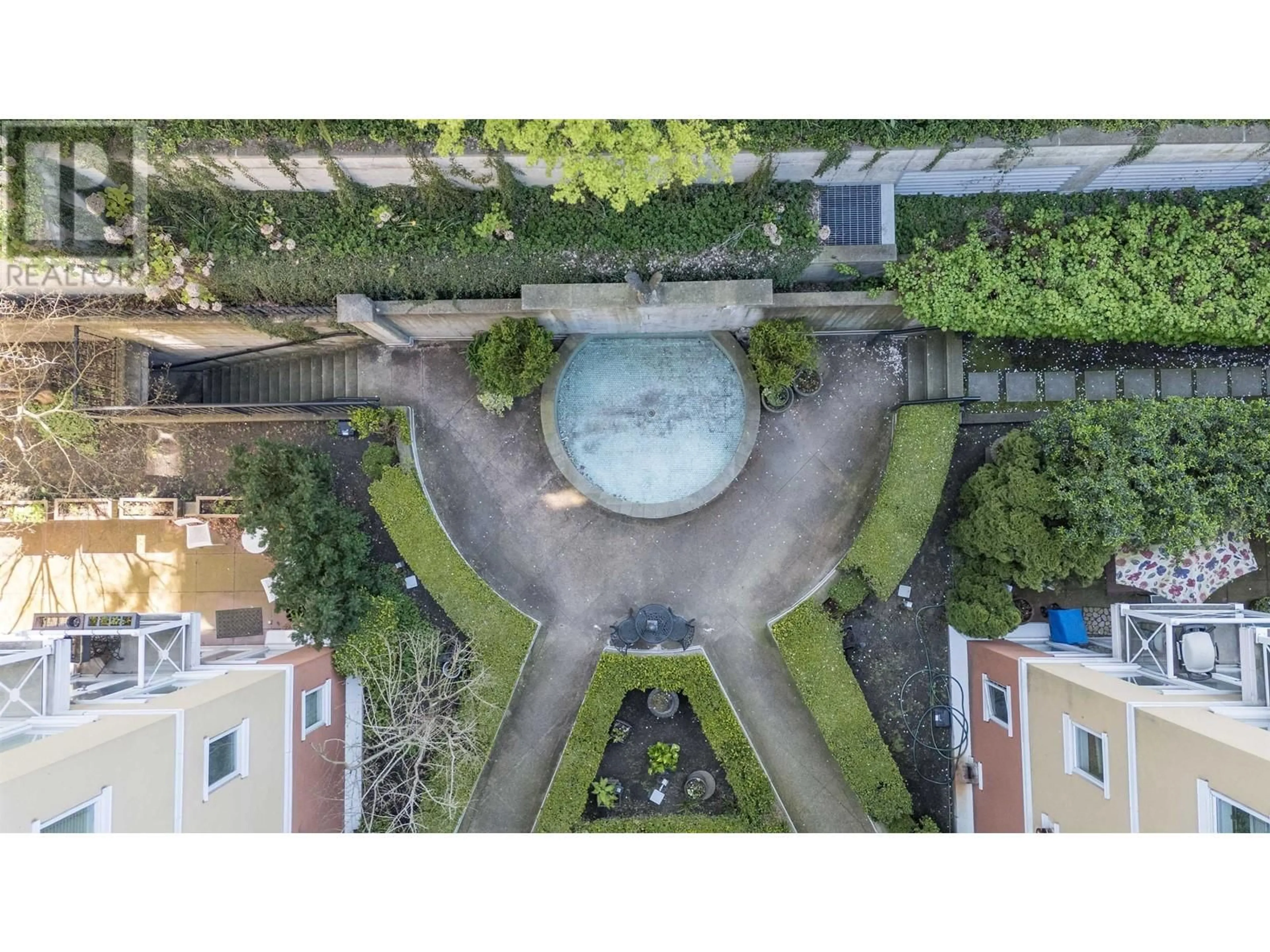 A pic from outside/outdoor area/front of a property/back of a property/a pic from drone, city buildings view from balcony for 205 - 1562 5TH AVENUE, Vancouver British Columbia V6J5H9