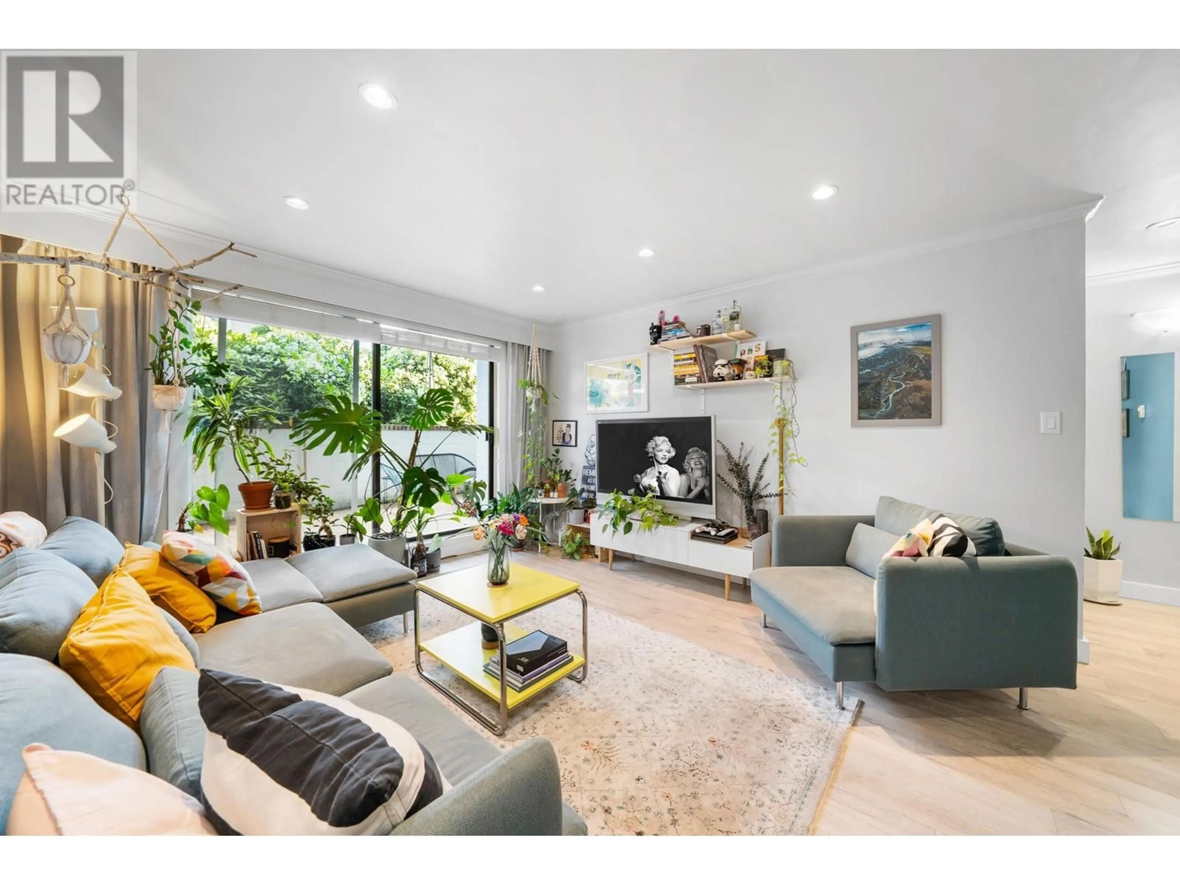 Living room with furniture, unknown for 110 - 275 2ND STREET, North Vancouver British Columbia V7M1C9