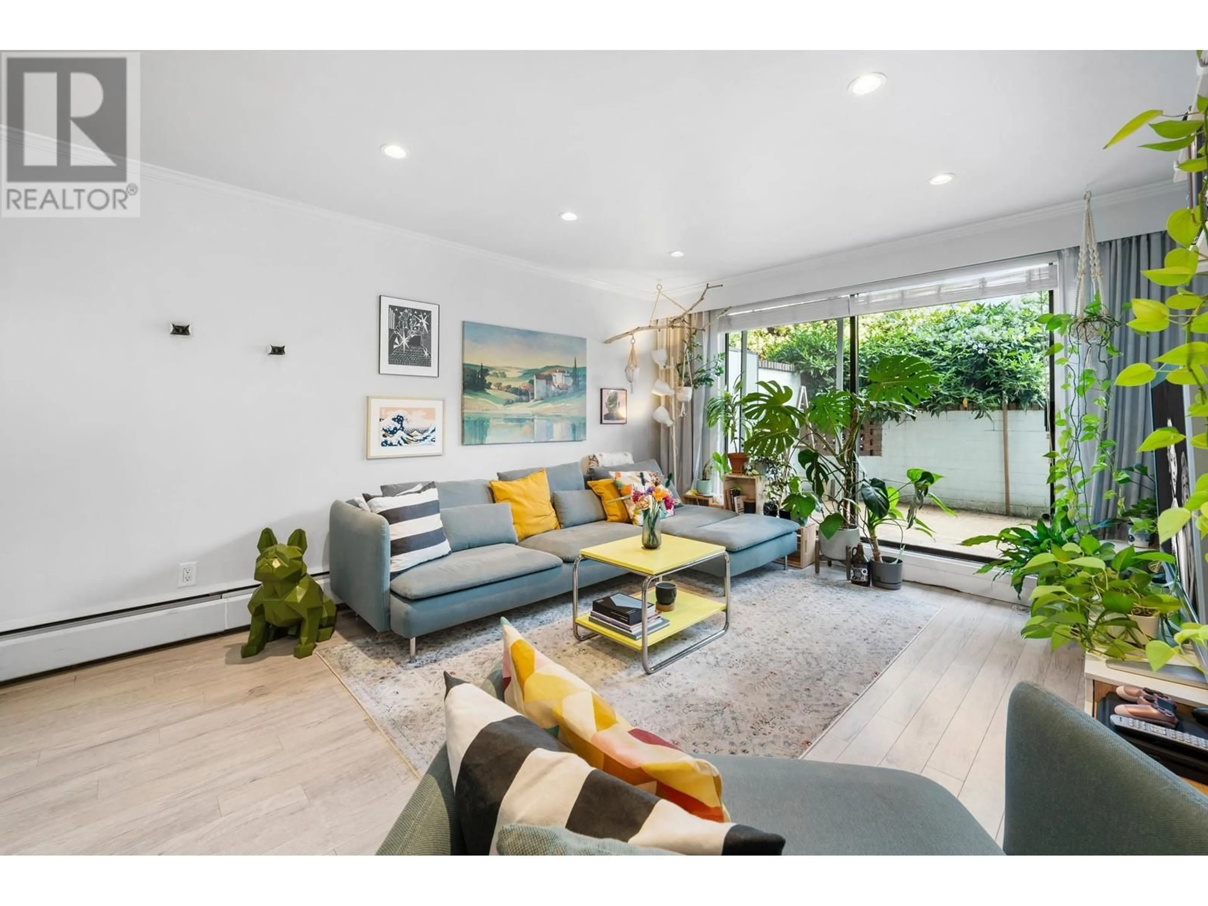 Living room with furniture, unknown for 110 - 275 2ND STREET, North Vancouver British Columbia V7M1C9