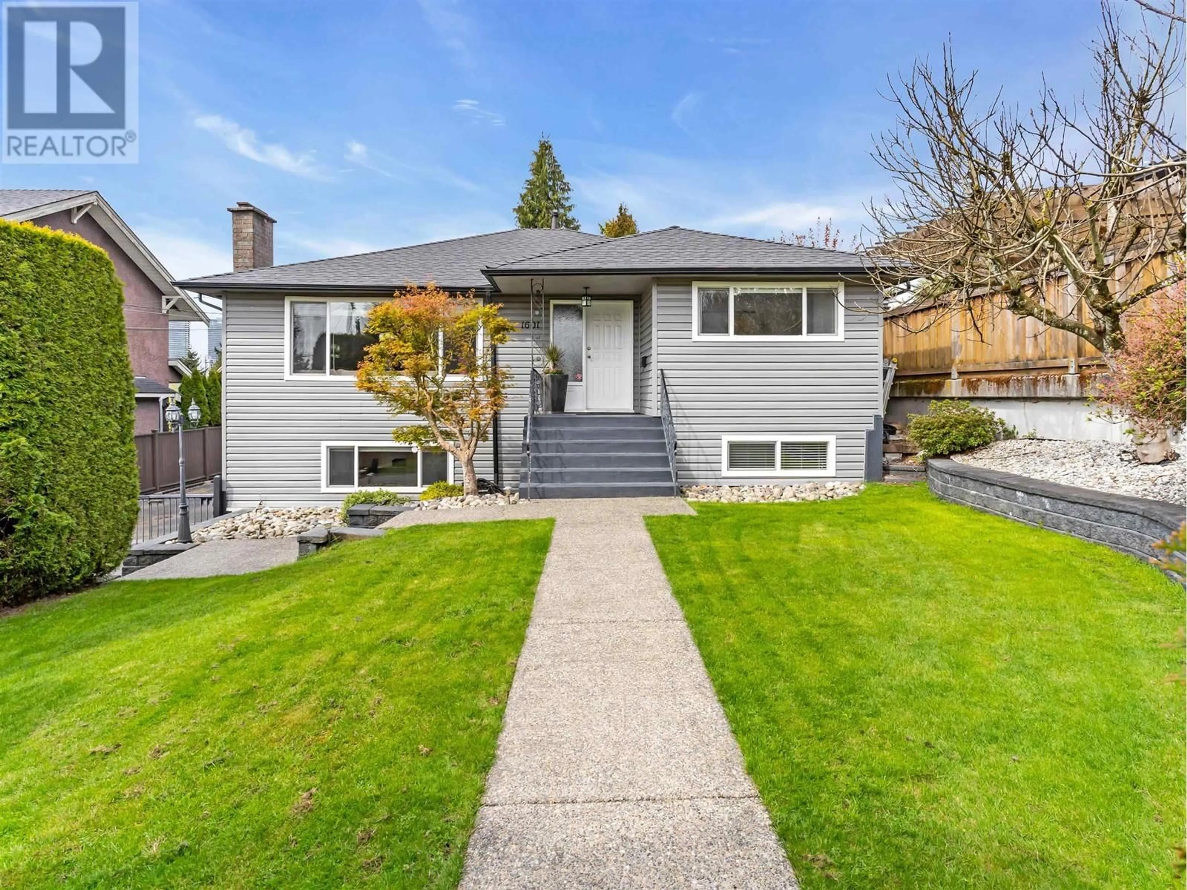 Home with vinyl exterior material, street for 1601 HOLDOM AVENUE, Burnaby British Columbia V5B3V7