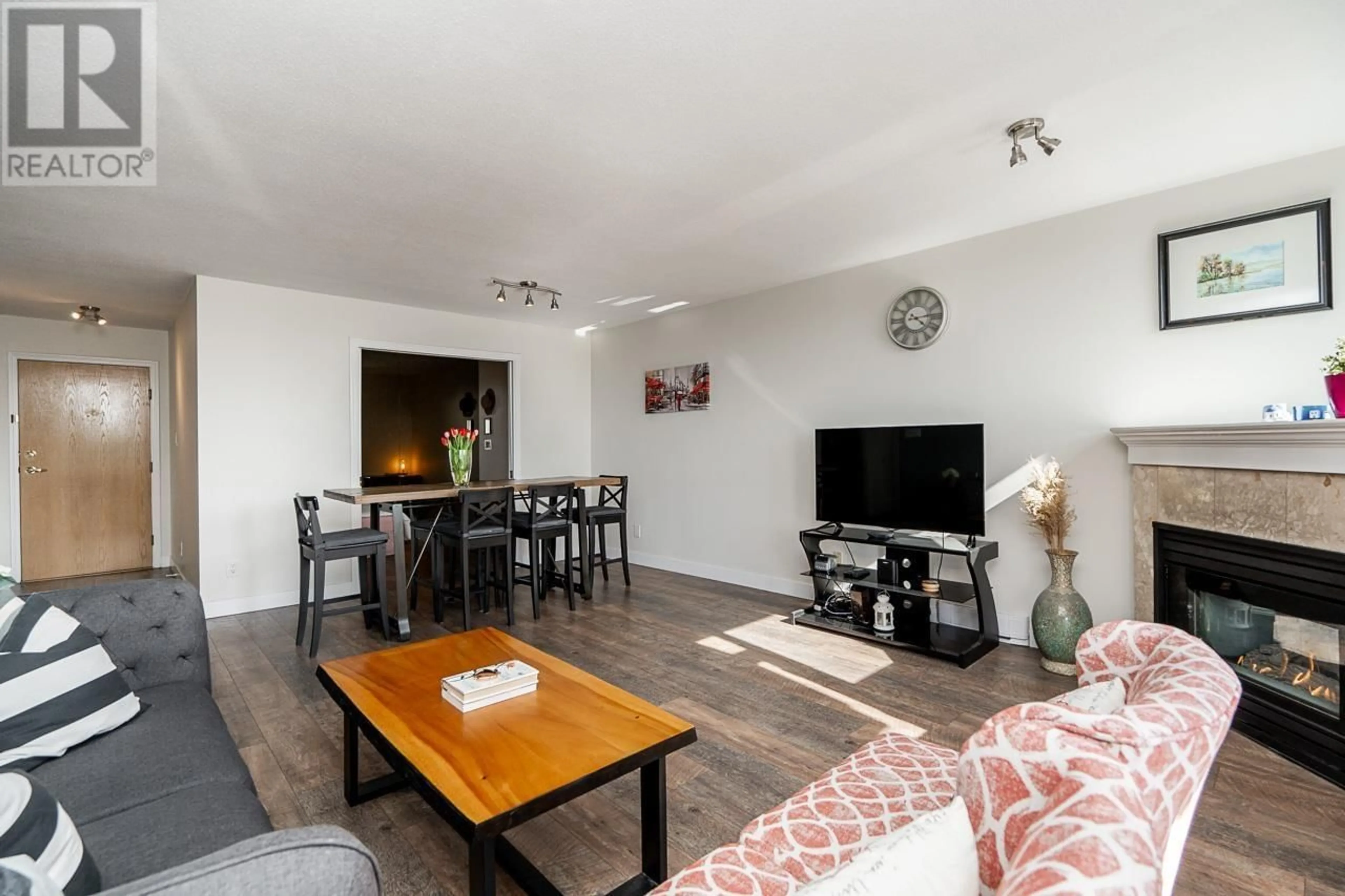 Living room with furniture, wood/laminate floor for 902 - 7108 EDMONDS STREET, Burnaby British Columbia V3N4X9