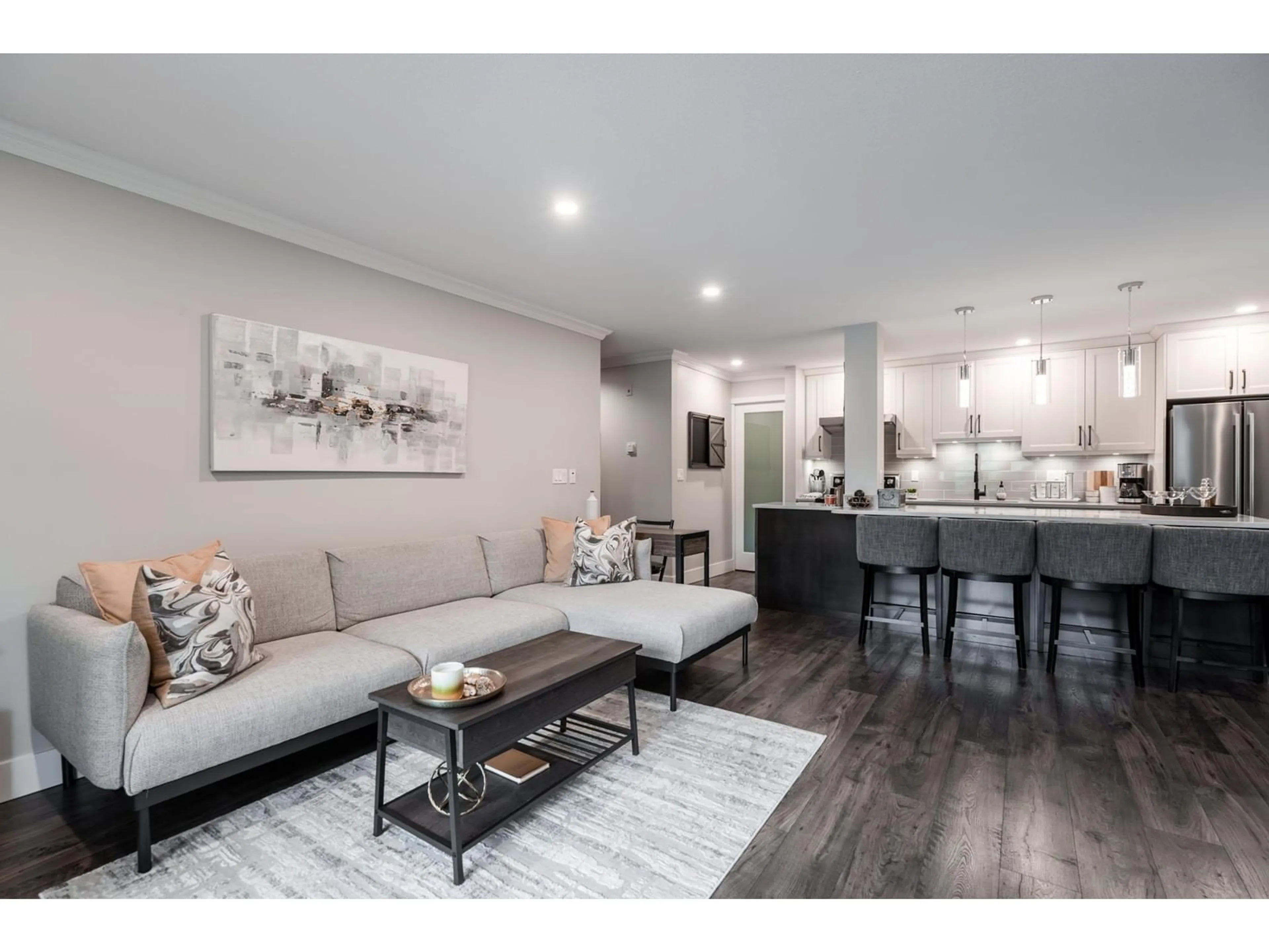 Living room with furniture, wood/laminate floor for 208 - 1441 BLACKWOOD, White Rock British Columbia V4B3V6