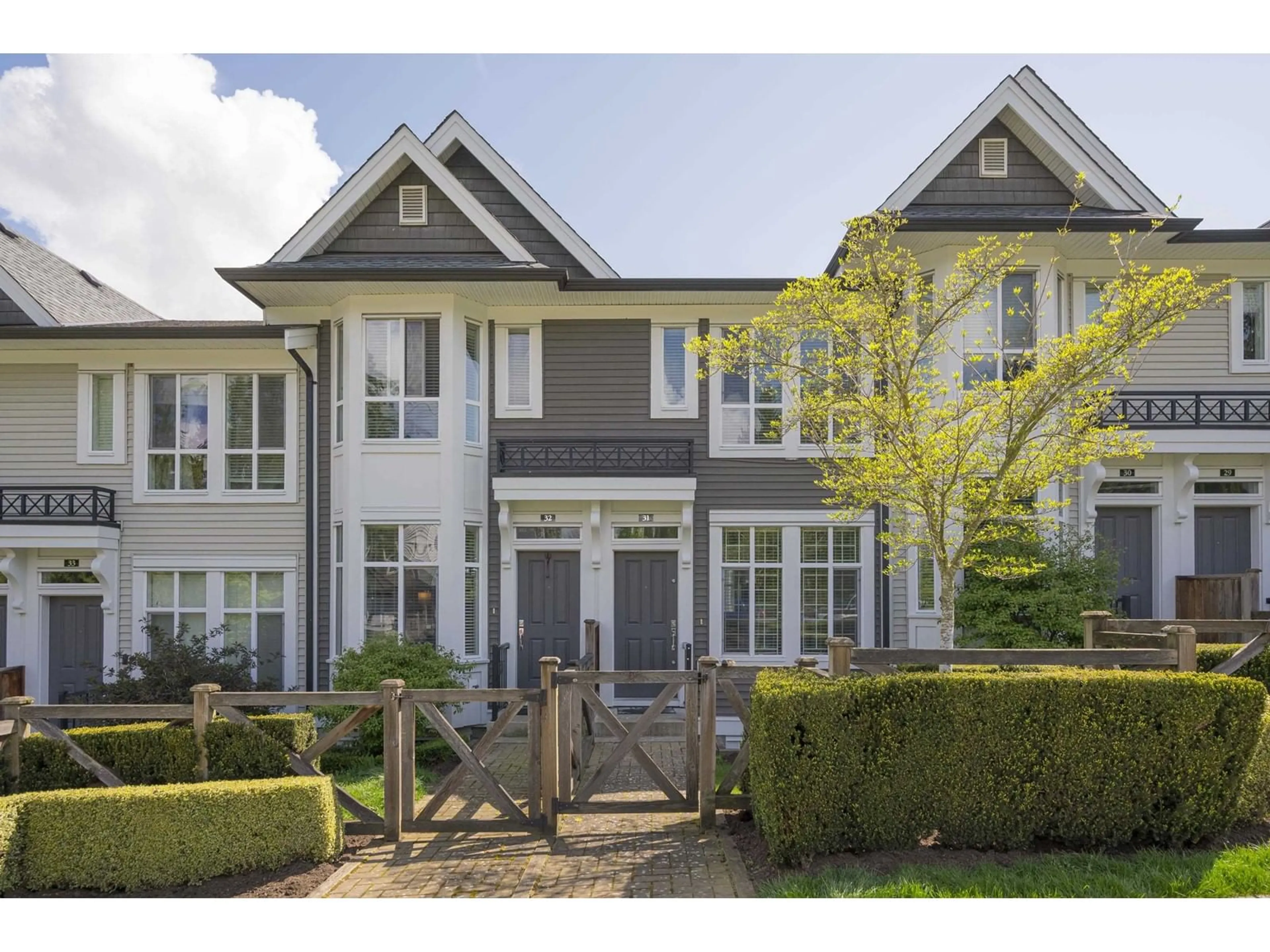 Home with vinyl exterior material, street for 31 - 14433 60, Surrey British Columbia V3S1R4