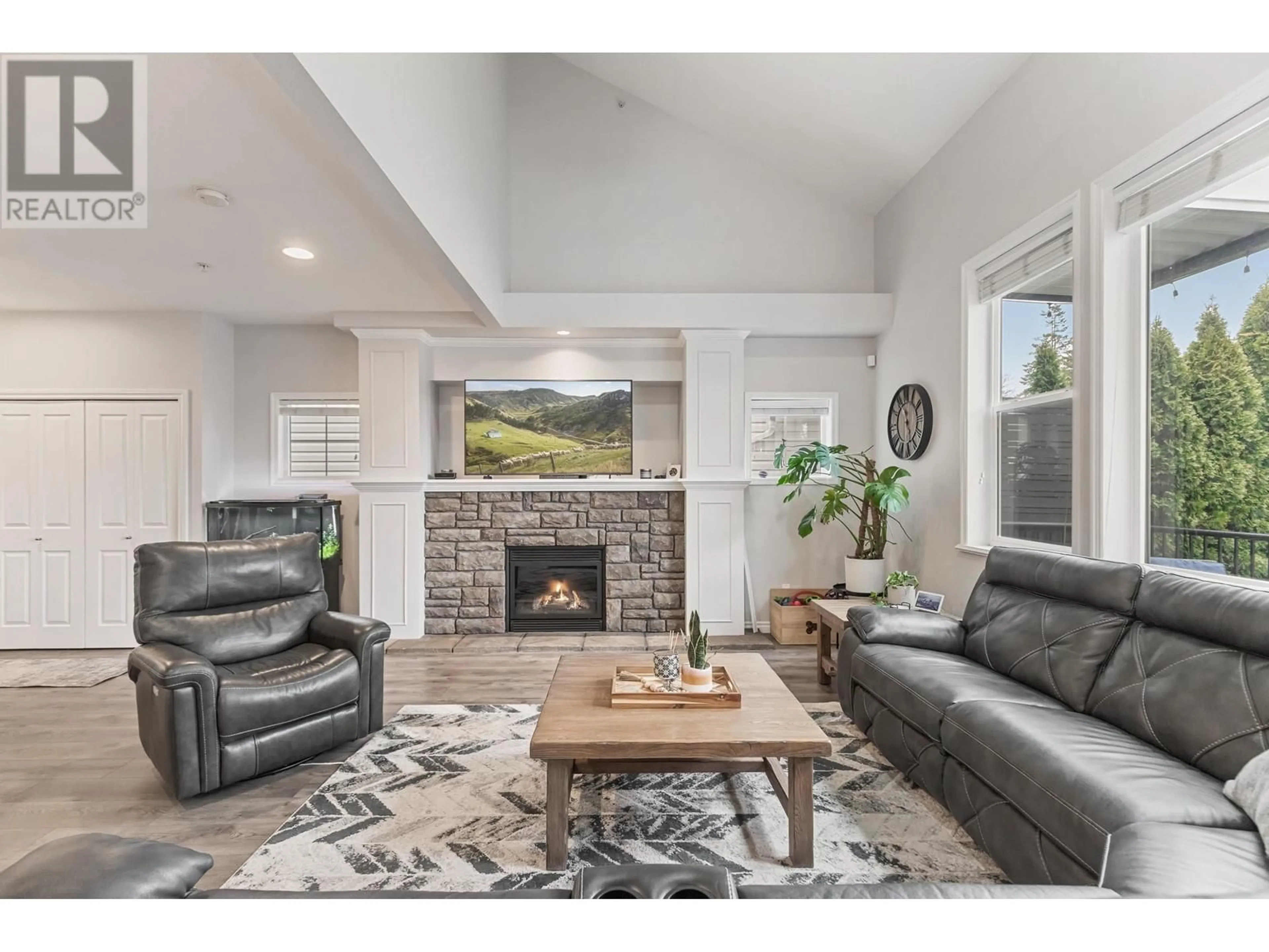 Living room with furniture, unknown for 118 - 21868 LOUGHEED HIGHWAY, Maple Ridge British Columbia V2X2S4