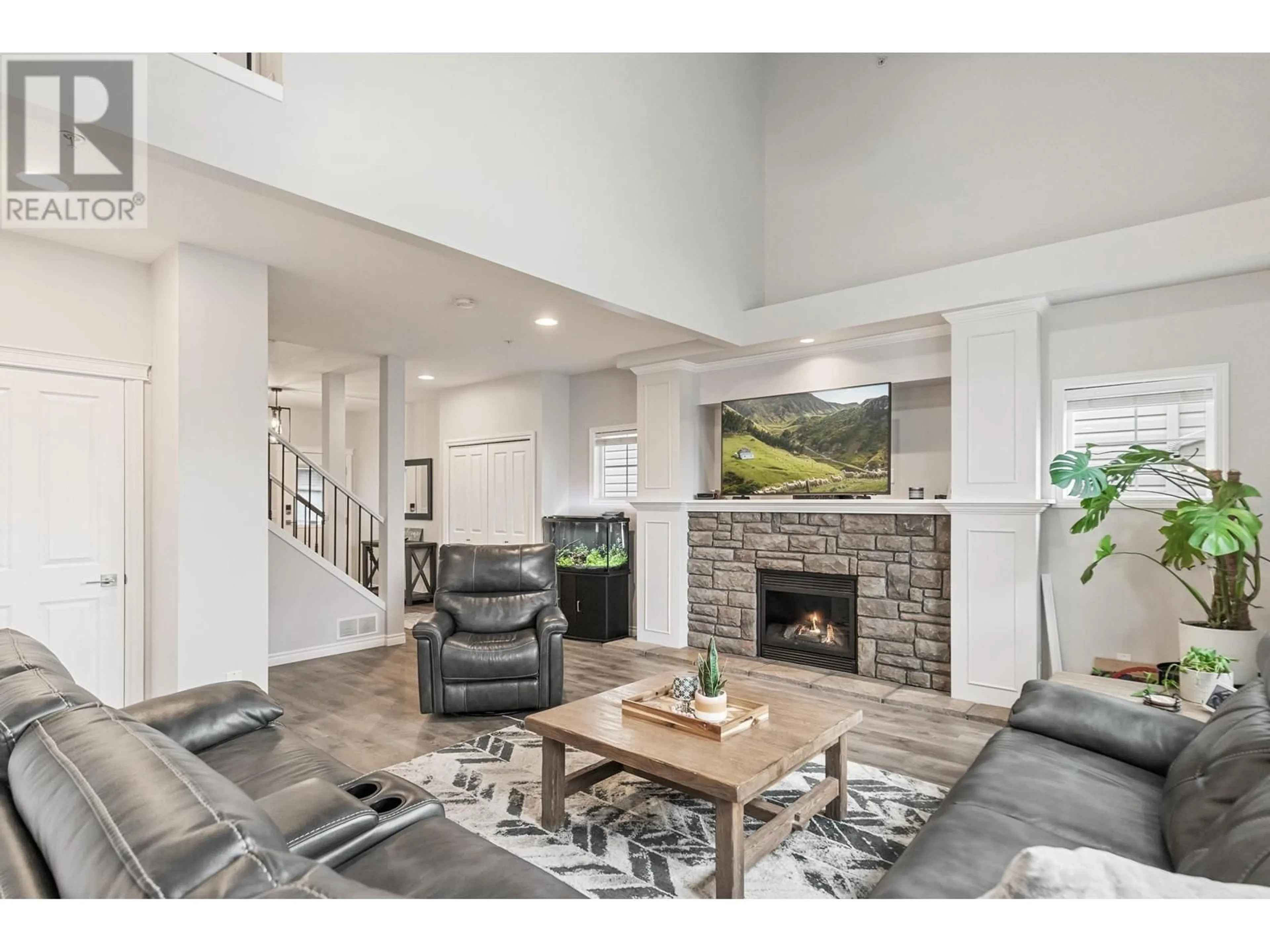 Living room with furniture, unknown for 118 - 21868 LOUGHEED HIGHWAY, Maple Ridge British Columbia V2X2S4
