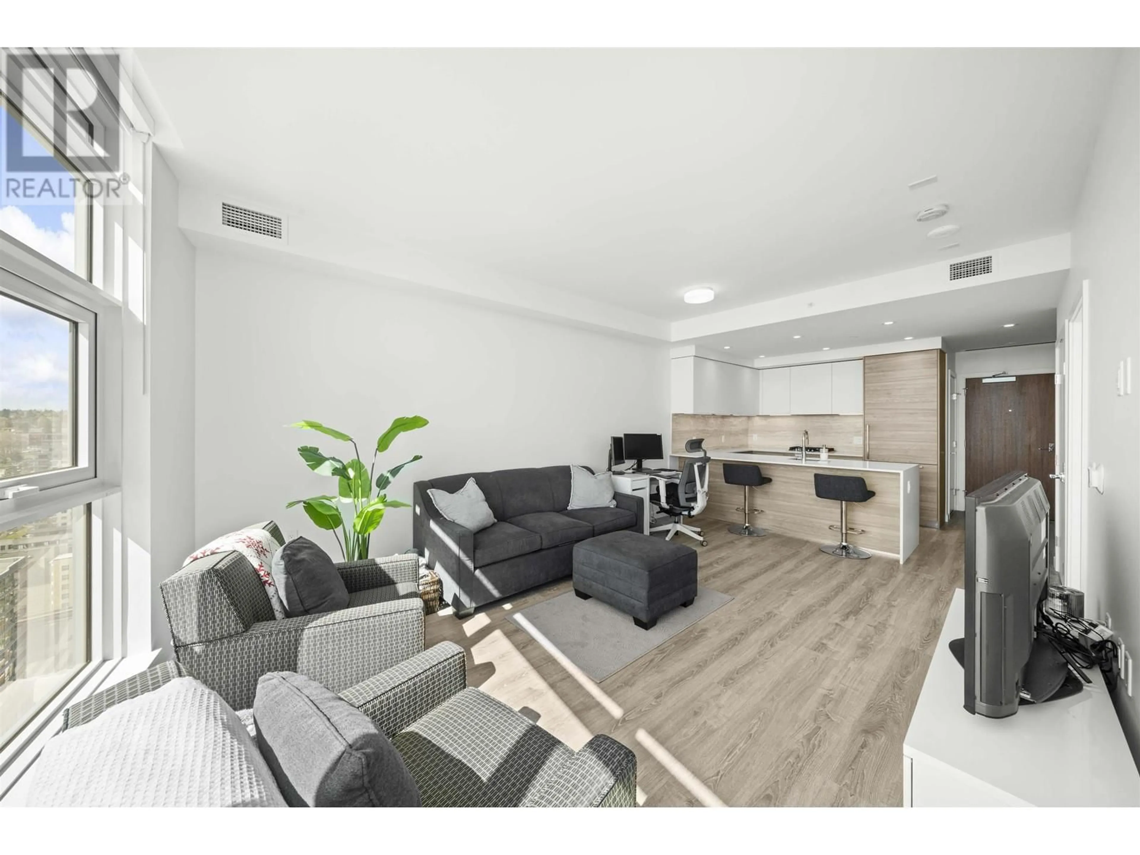 Living room with furniture, unknown for 2202 - 680 QUAYSIDE DRIVE, New Westminster British Columbia V3M0P2