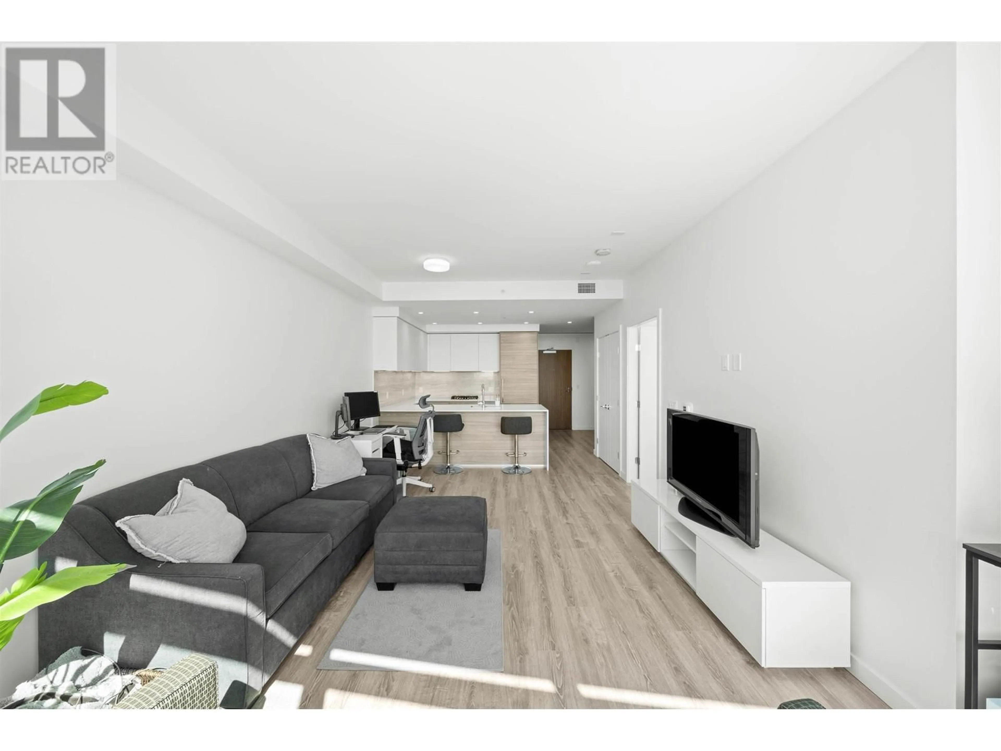 Living room with furniture, unknown for 2202 - 680 QUAYSIDE DRIVE, New Westminster British Columbia V3M0P2