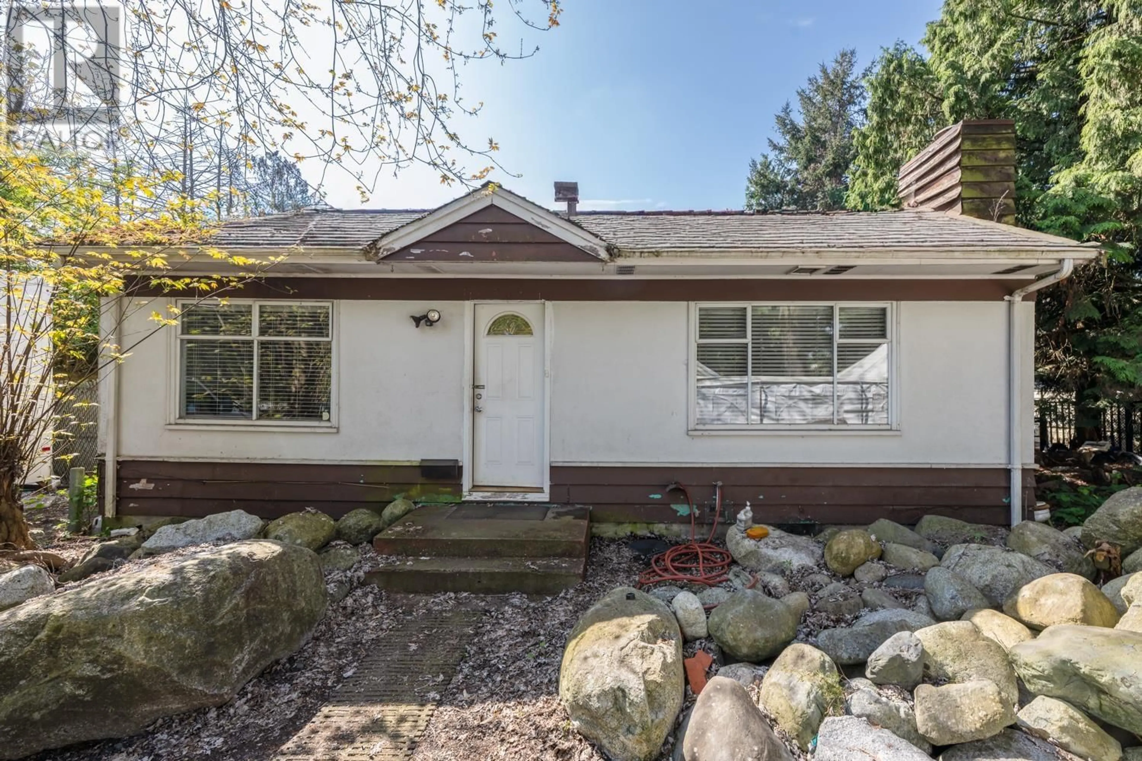 Home with vinyl exterior material, street for 23500 WESTMINSTER HIGHWAY, Richmond British Columbia V6V1C4